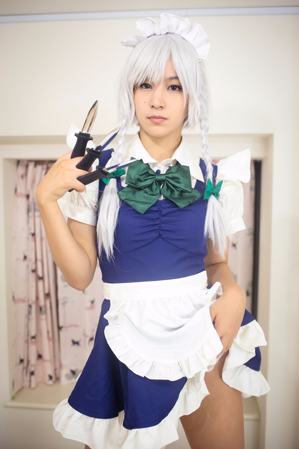 Tóc đen thẳng cạo lớp xinh đẹp lớp sakuya