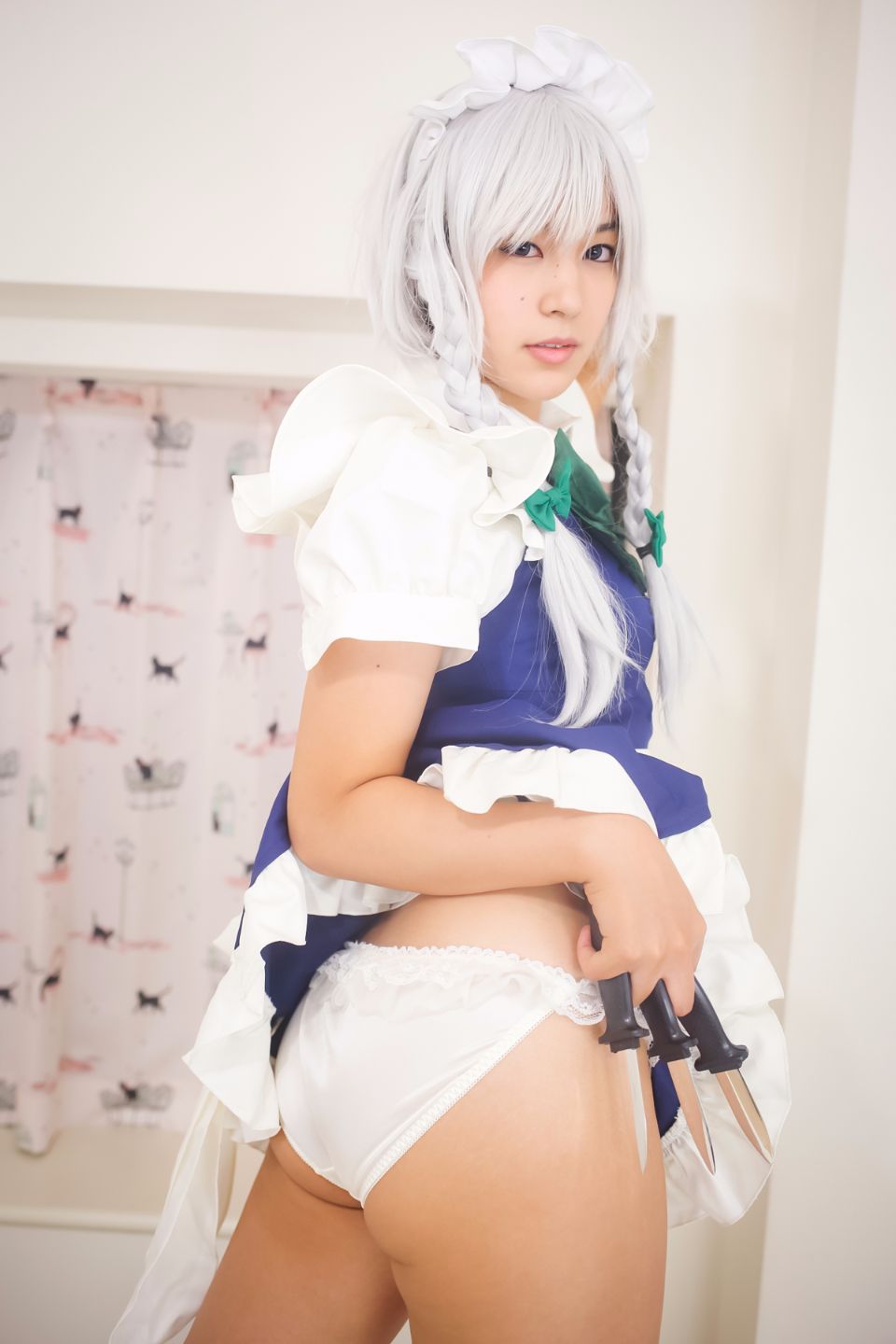 Tóc đen thẳng cạo lớp xinh đẹp lớp sakuya