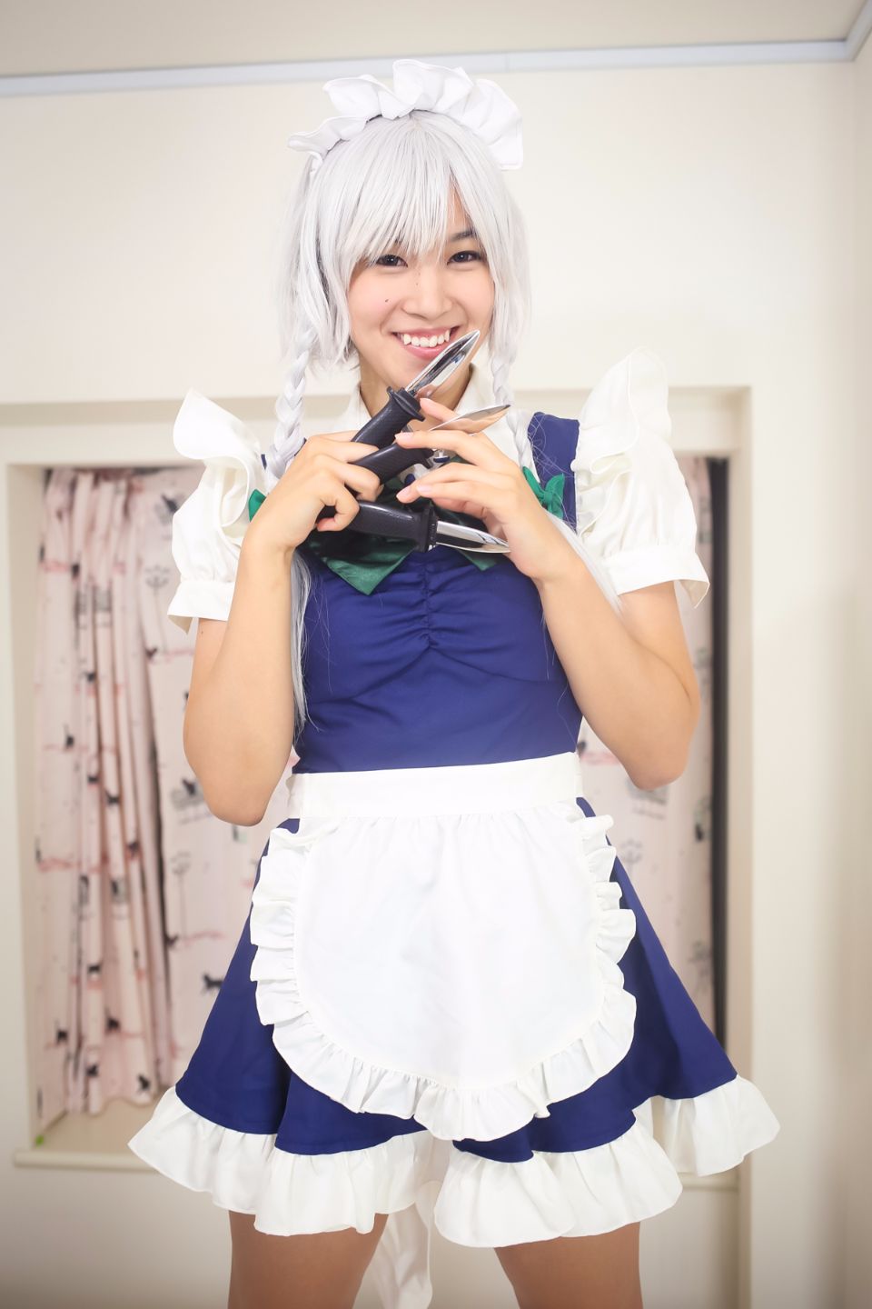 Tóc đen thẳng cạo lớp xinh đẹp lớp sakuya