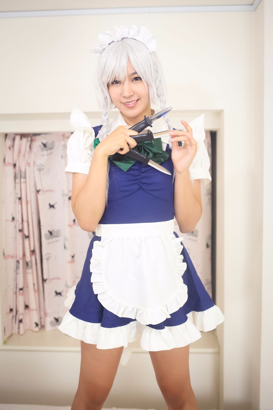 Tóc đen thẳng cạo lớp xinh đẹp lớp sakuya