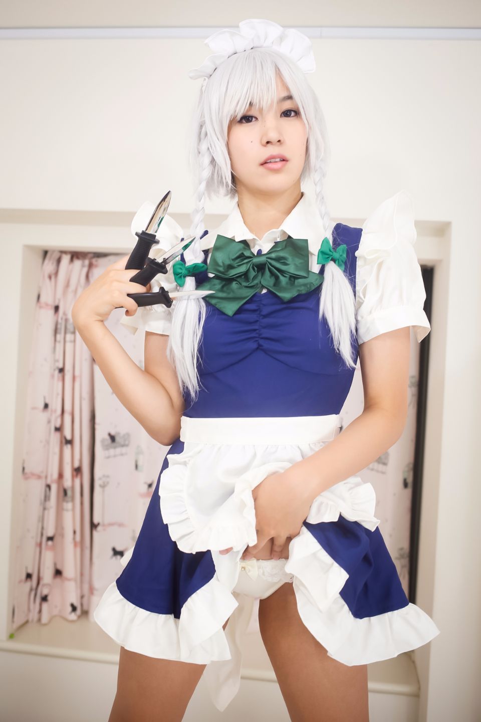 Tóc đen thẳng cạo lớp xinh đẹp lớp sakuya