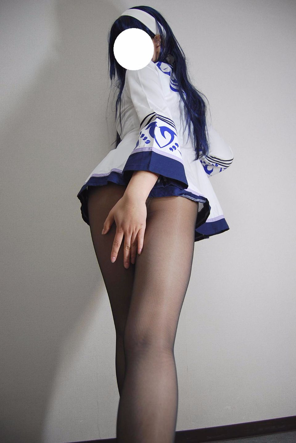 Trang phục đồng phục màu đen siêu mini