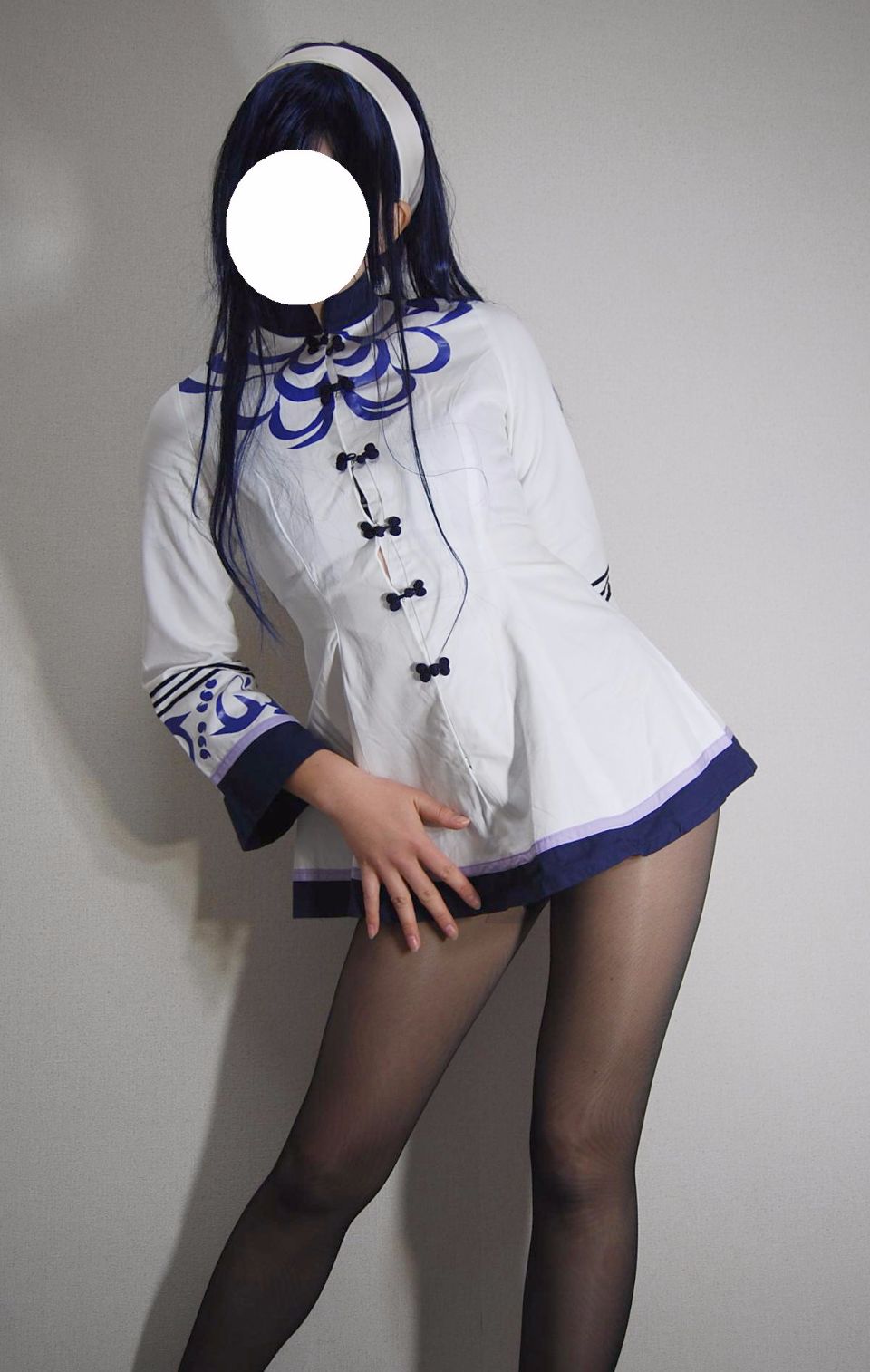 Trang phục đồng phục màu đen siêu mini