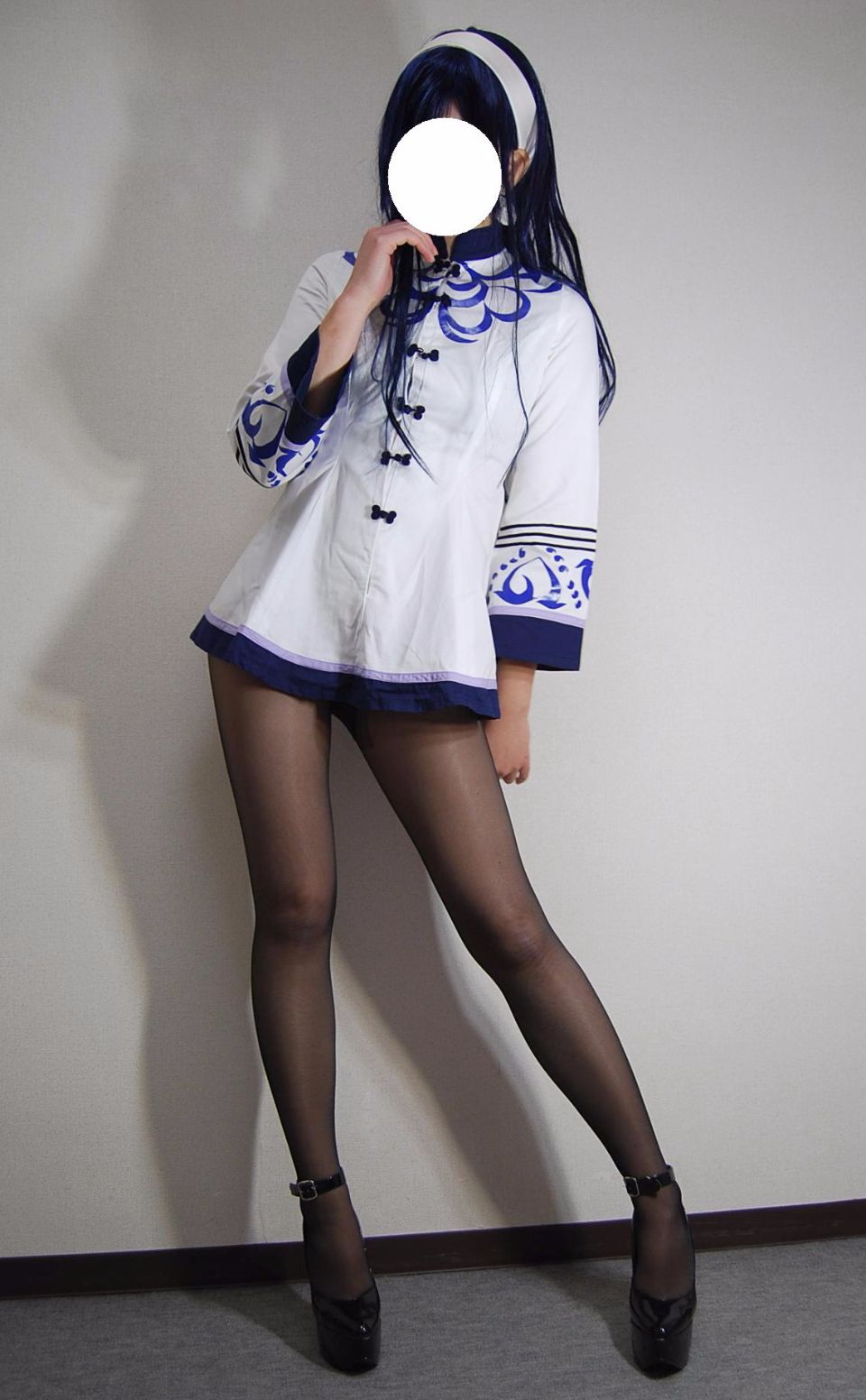 Trang phục đồng phục màu đen siêu mini