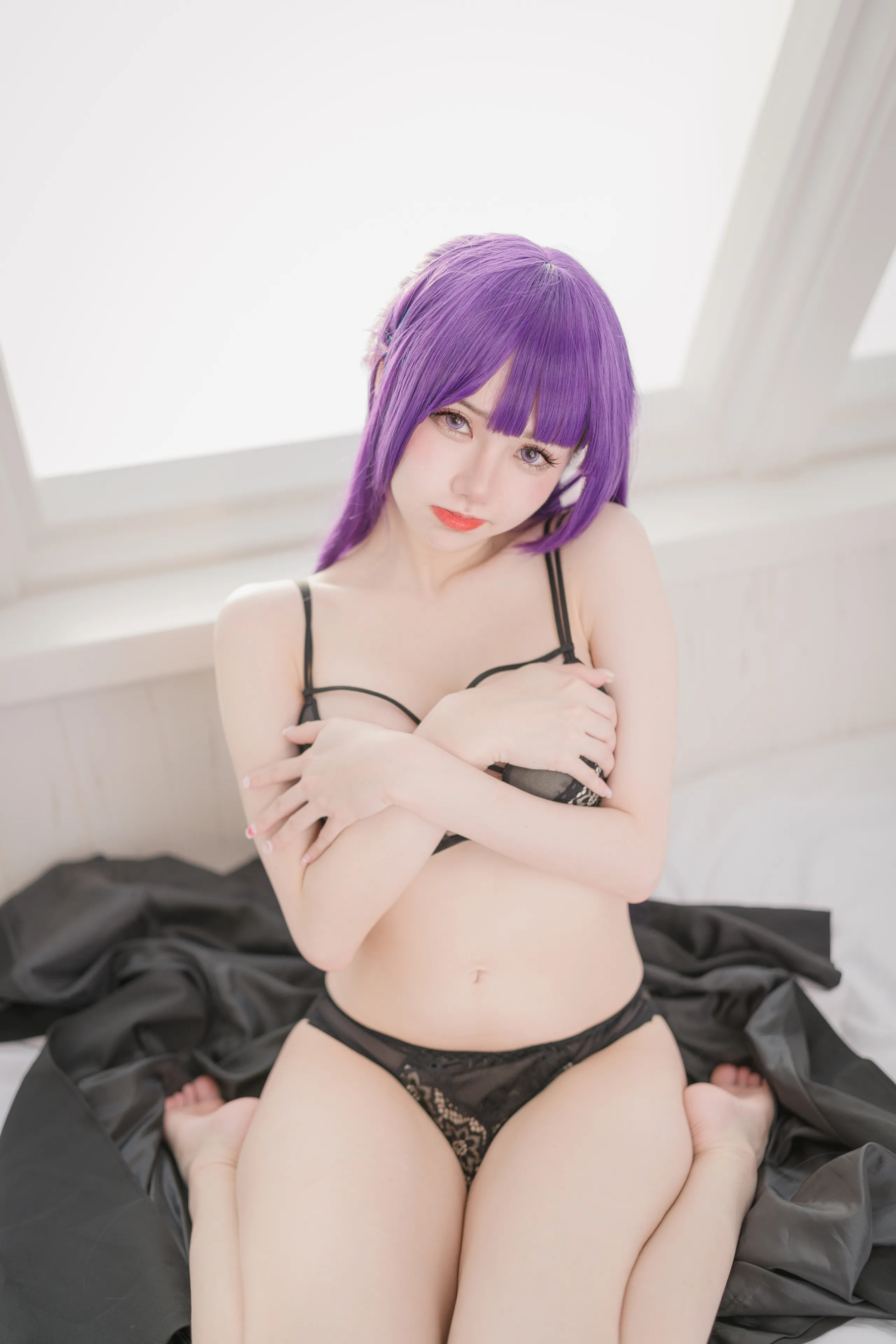 Sally Dorasnow - đồ lót màu đen dương xỉ