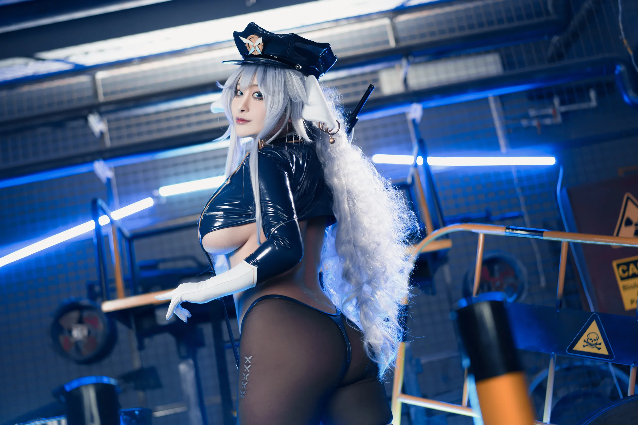 Lolisama Shinono cảnh sát nữ