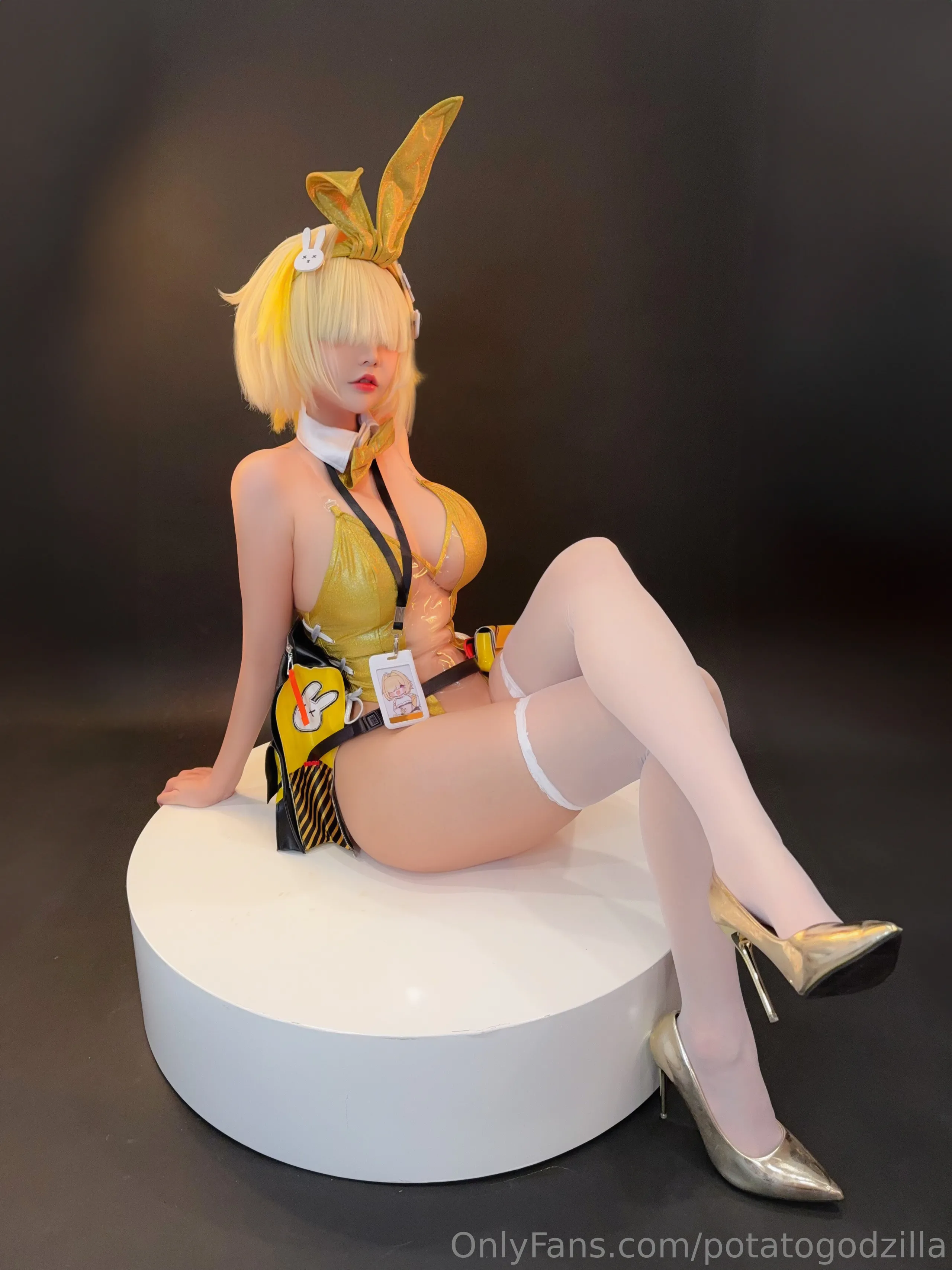 Khoai tây Godzilla - Bộ đồ Bunny Elegg