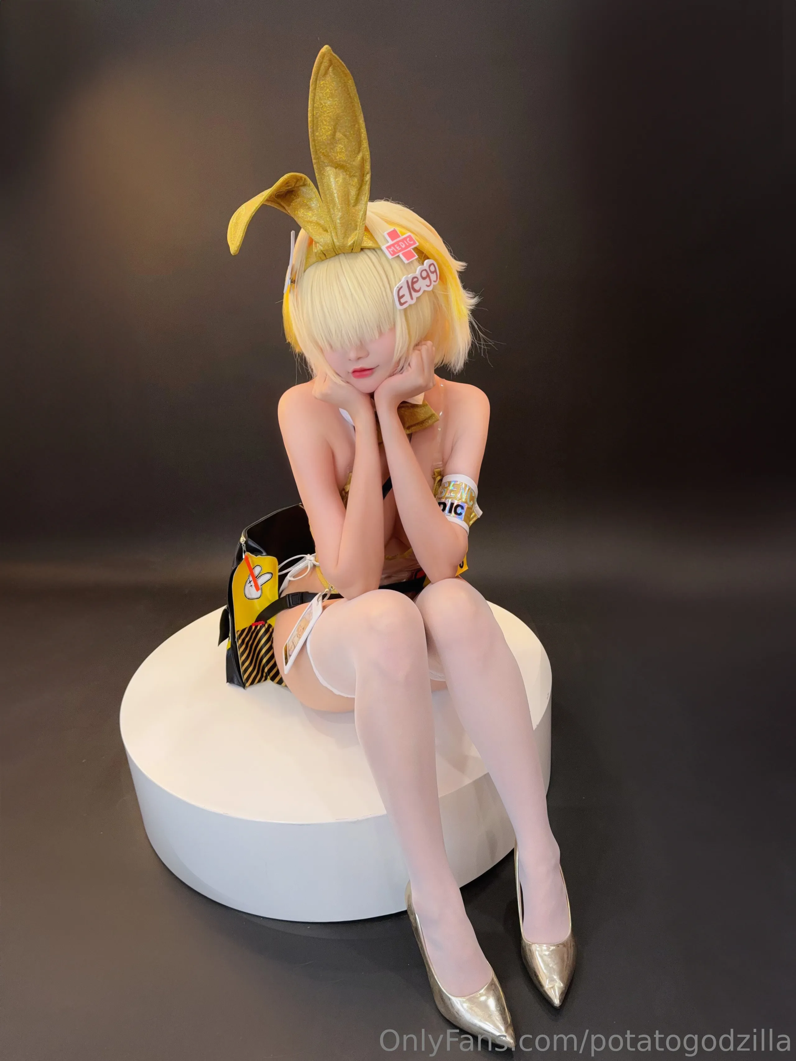 Khoai tây Godzilla - Bộ đồ Bunny Elegg