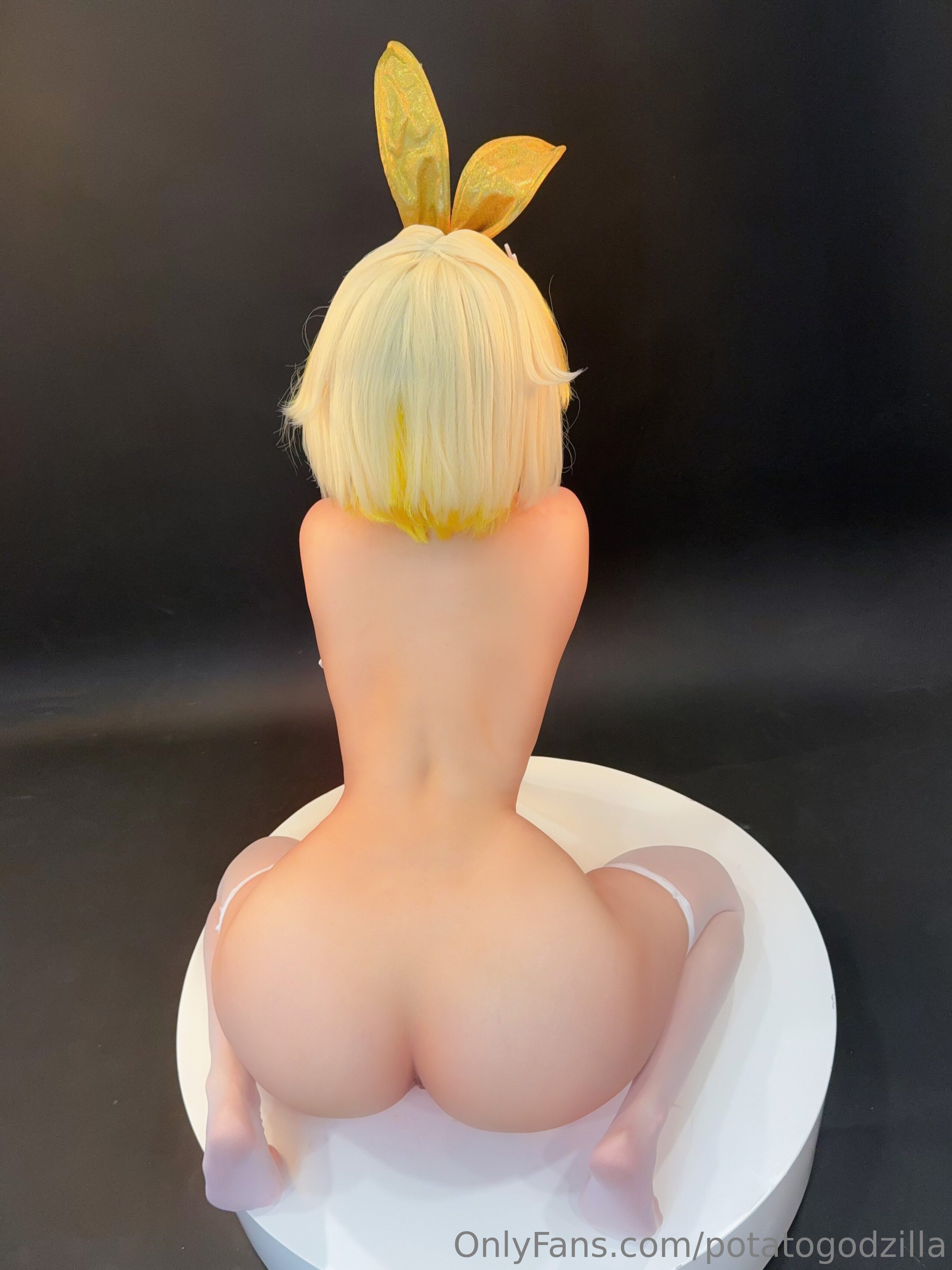 Khoai tây Godzilla - Bộ đồ Bunny Elegg