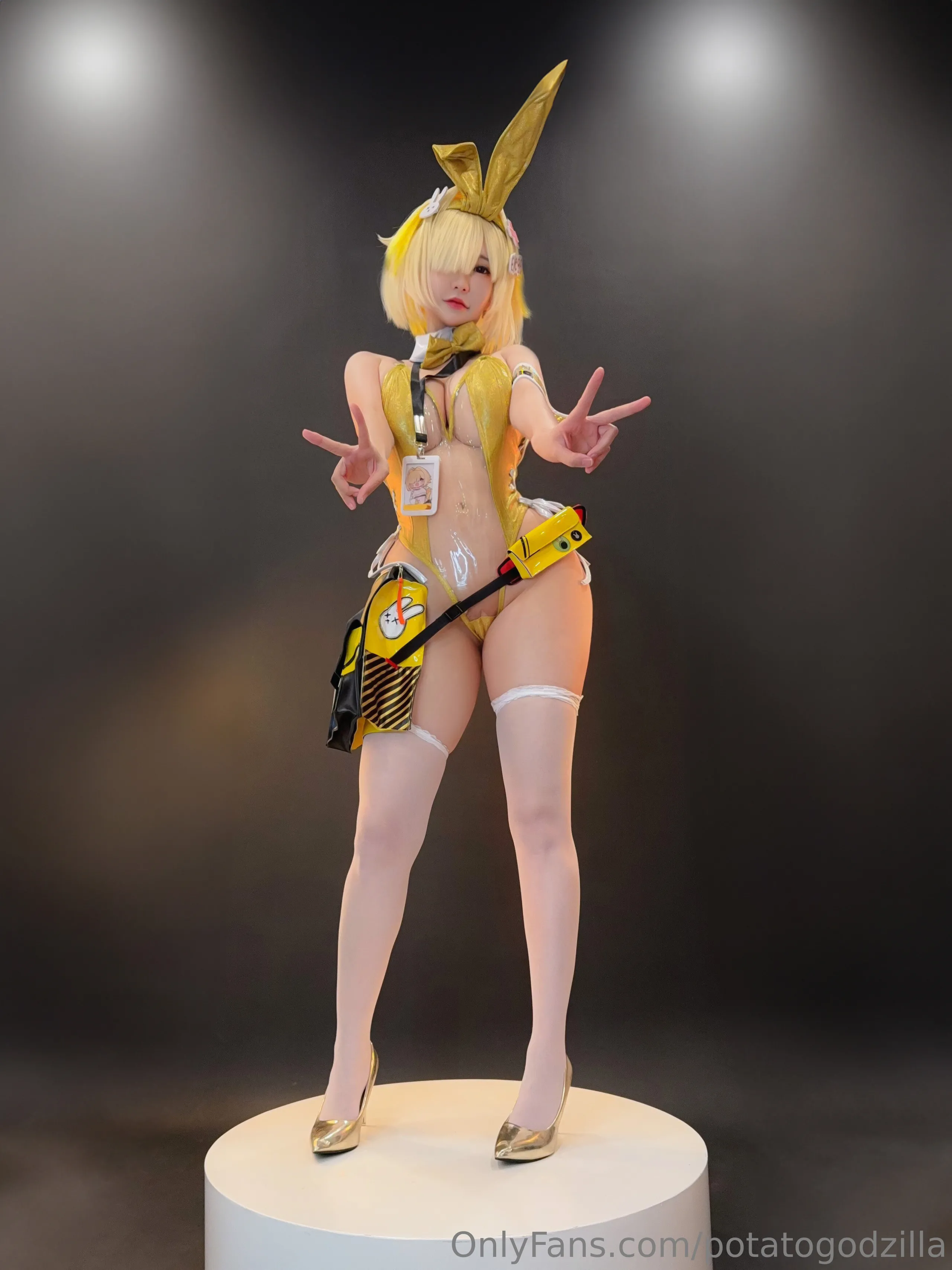 Khoai tây Godzilla - Bộ đồ Bunny Elegg