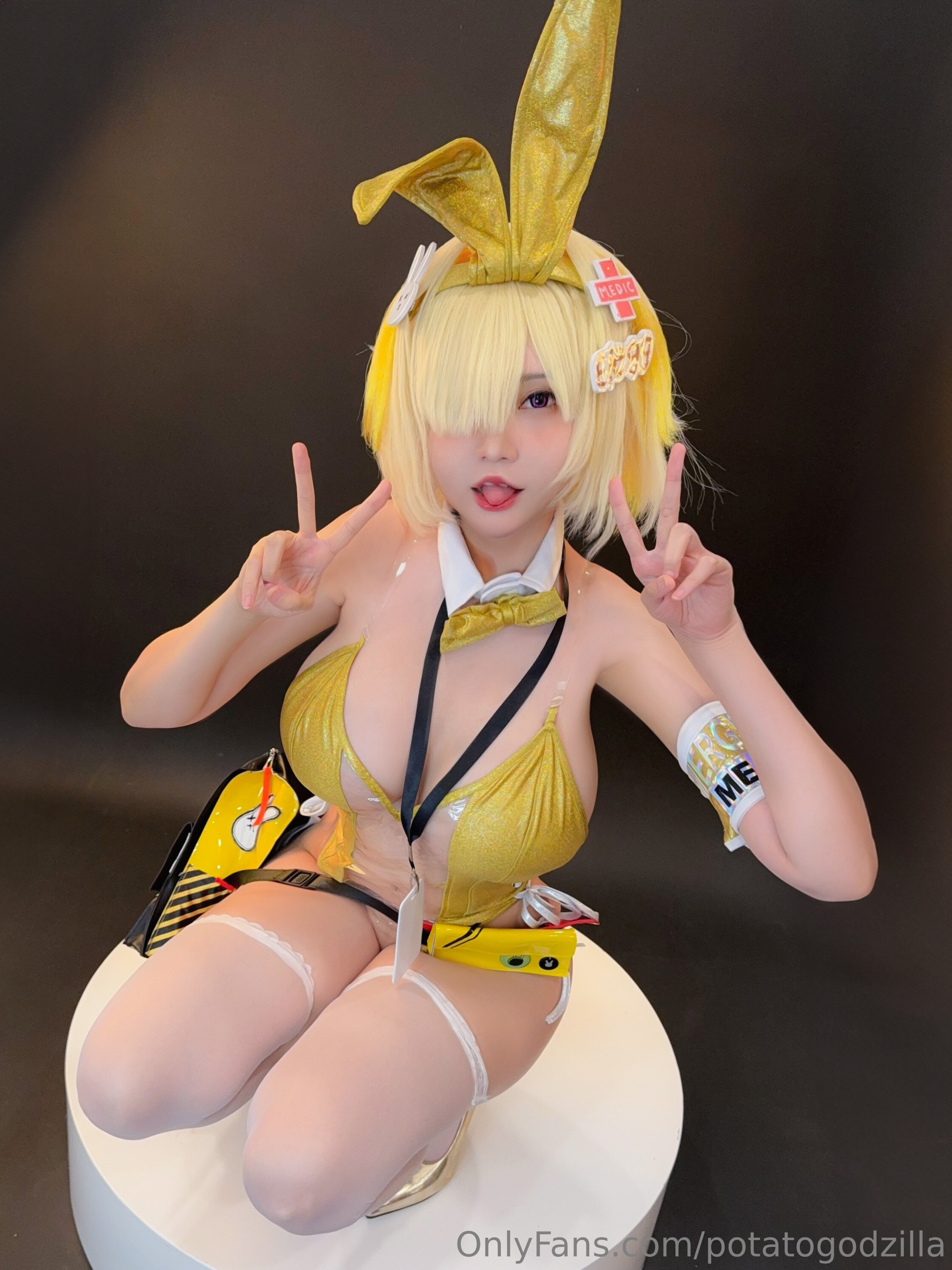 Khoai tây Godzilla - Bộ đồ Bunny Elegg