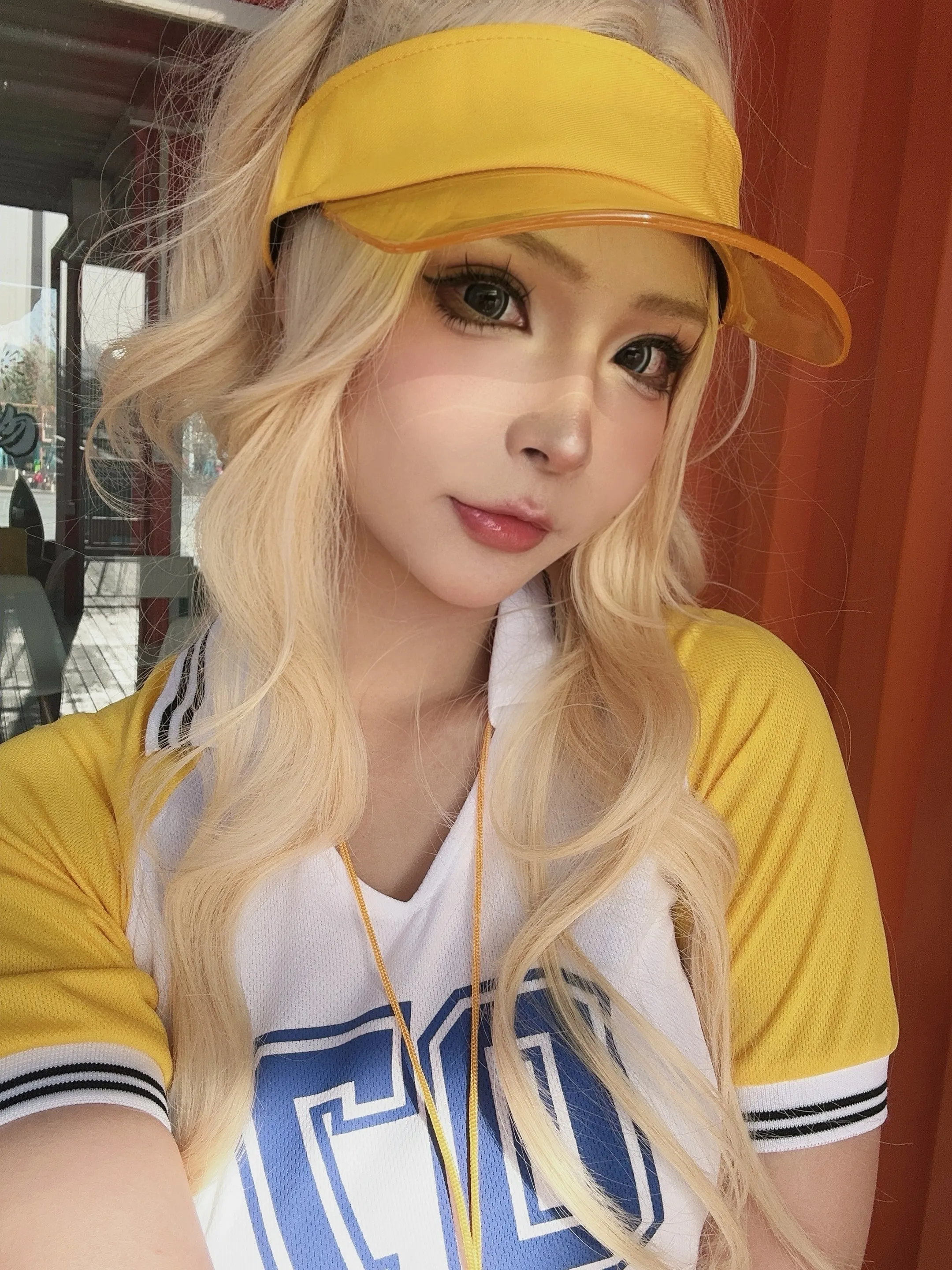 Kohuhu - Nữ hoàng Bee