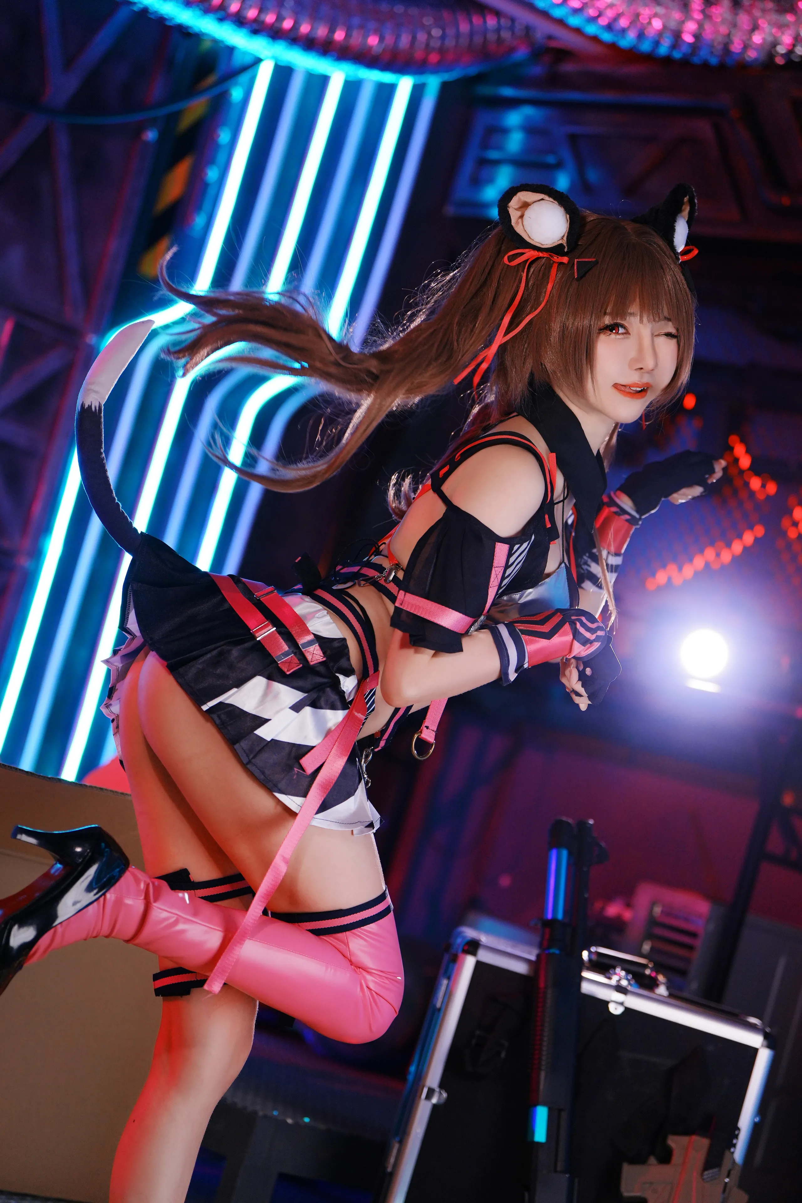 Sally Dorasnow - Nero