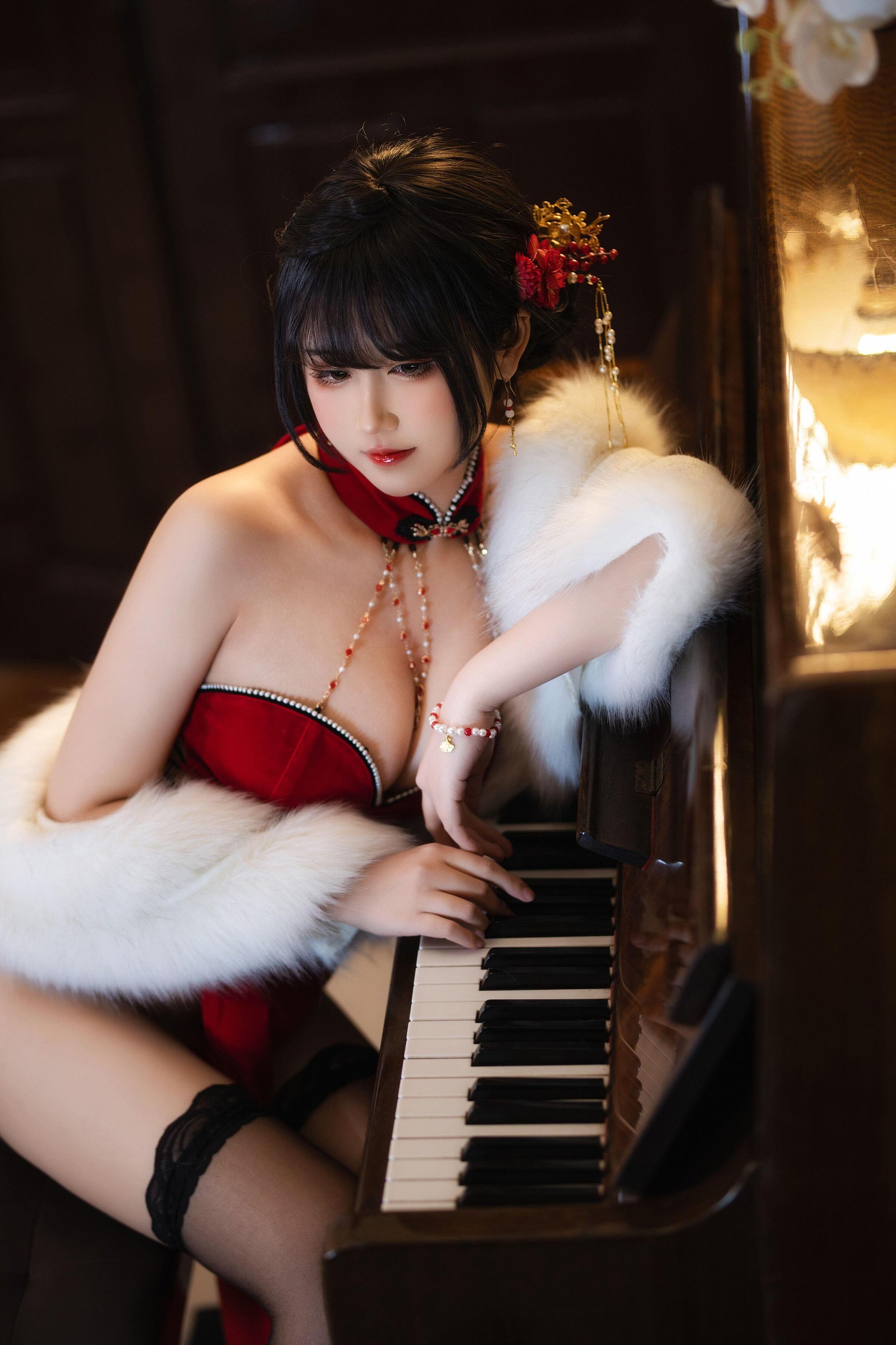 Độ thứ ba_69 - "#094: Red Velvet Cheongsam"