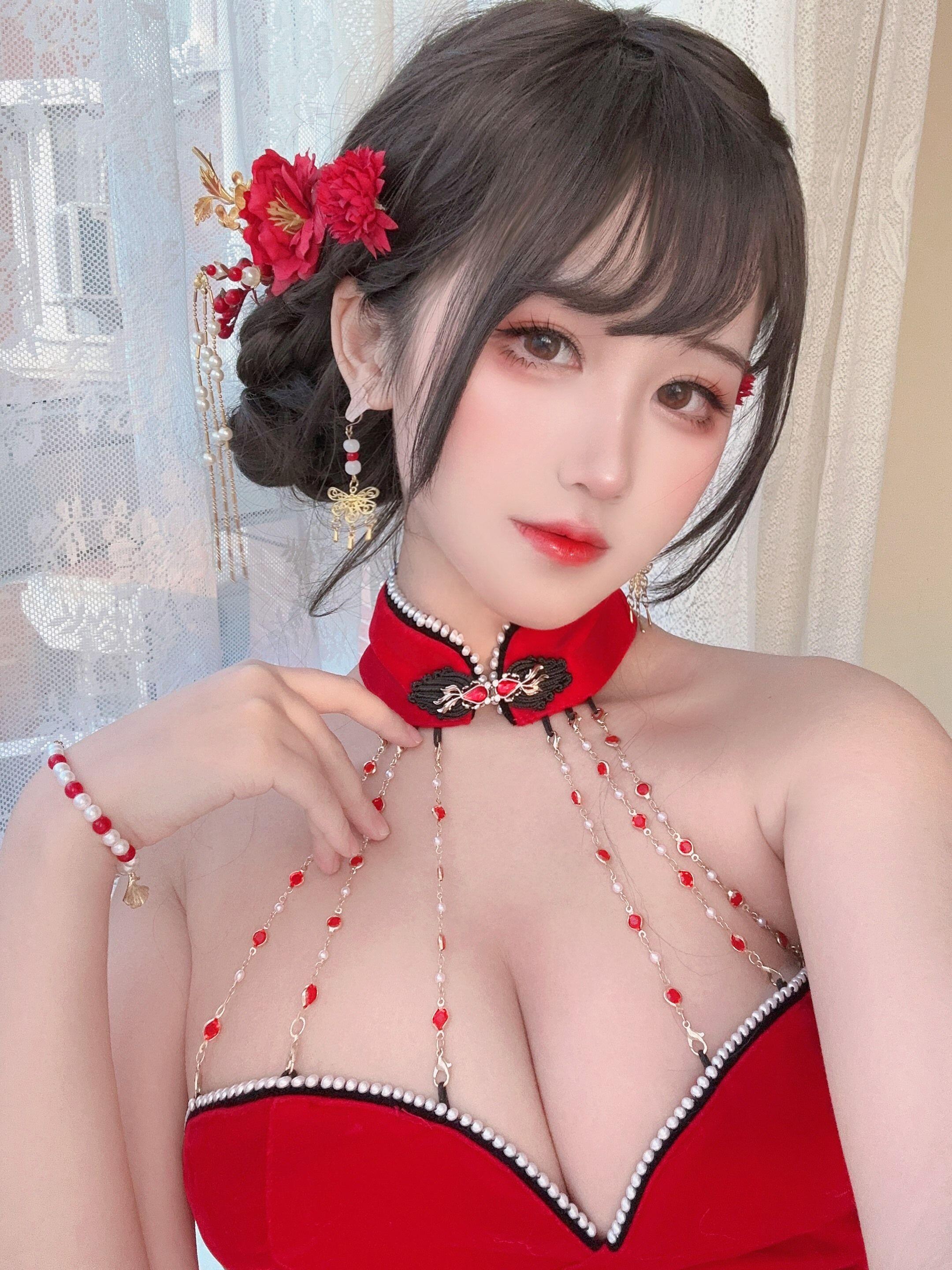 Độ thứ ba_69 - "#094: Red Velvet Cheongsam"