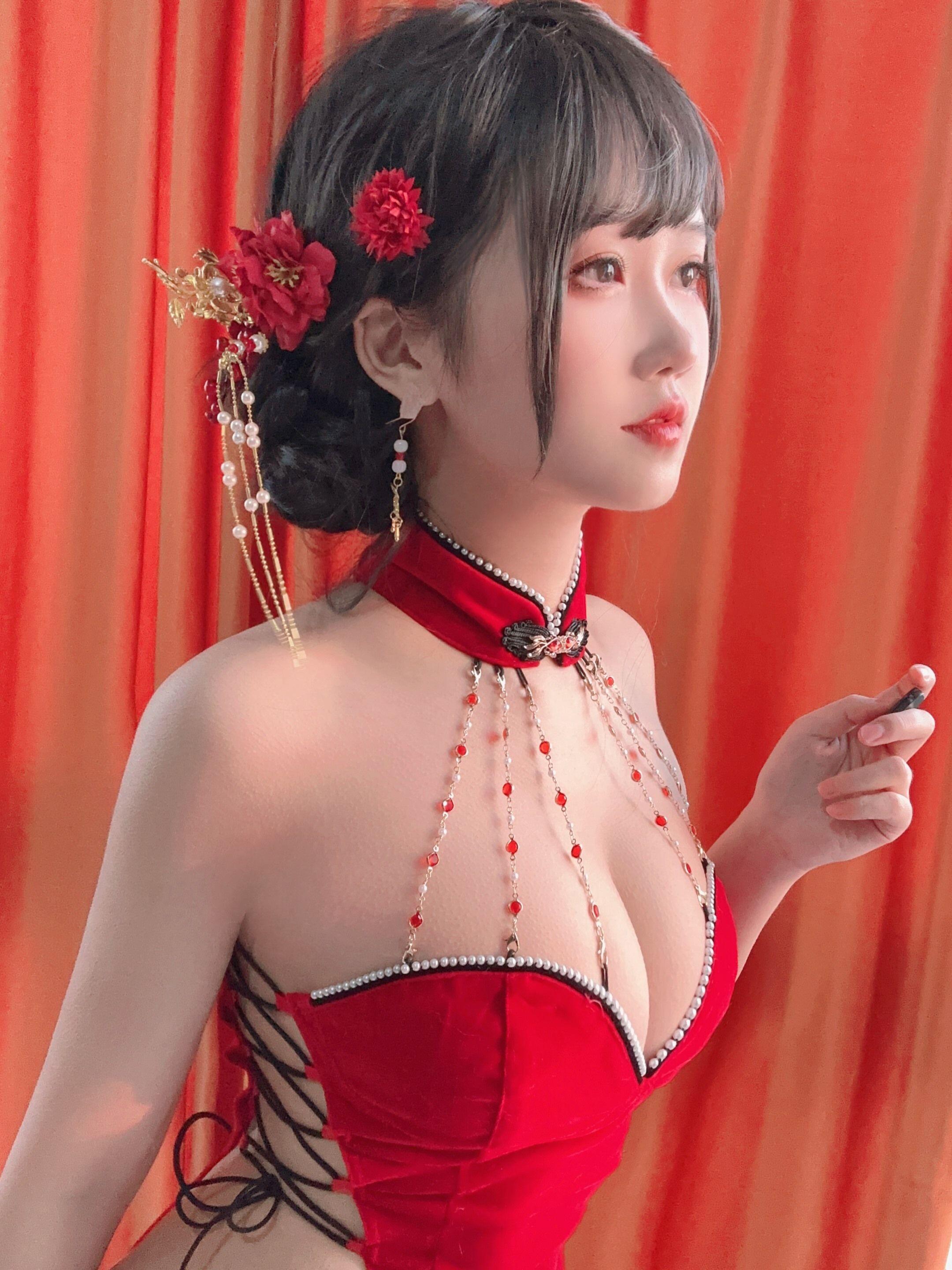 Độ thứ ba_69 - "#094: Red Velvet Cheongsam"