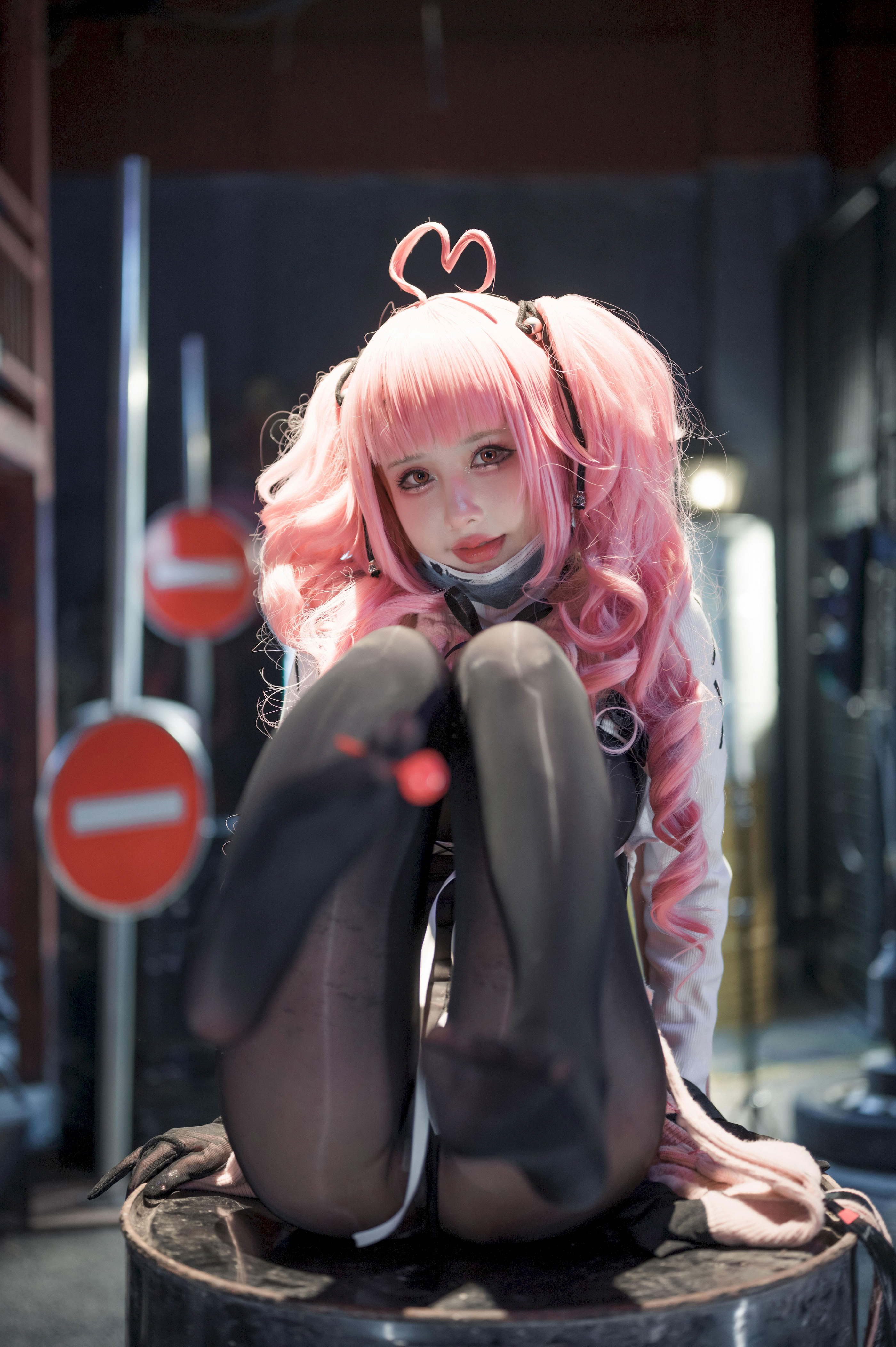 Trứng của bạn - Tóc màu hồng Katina phía trước xen kẽ