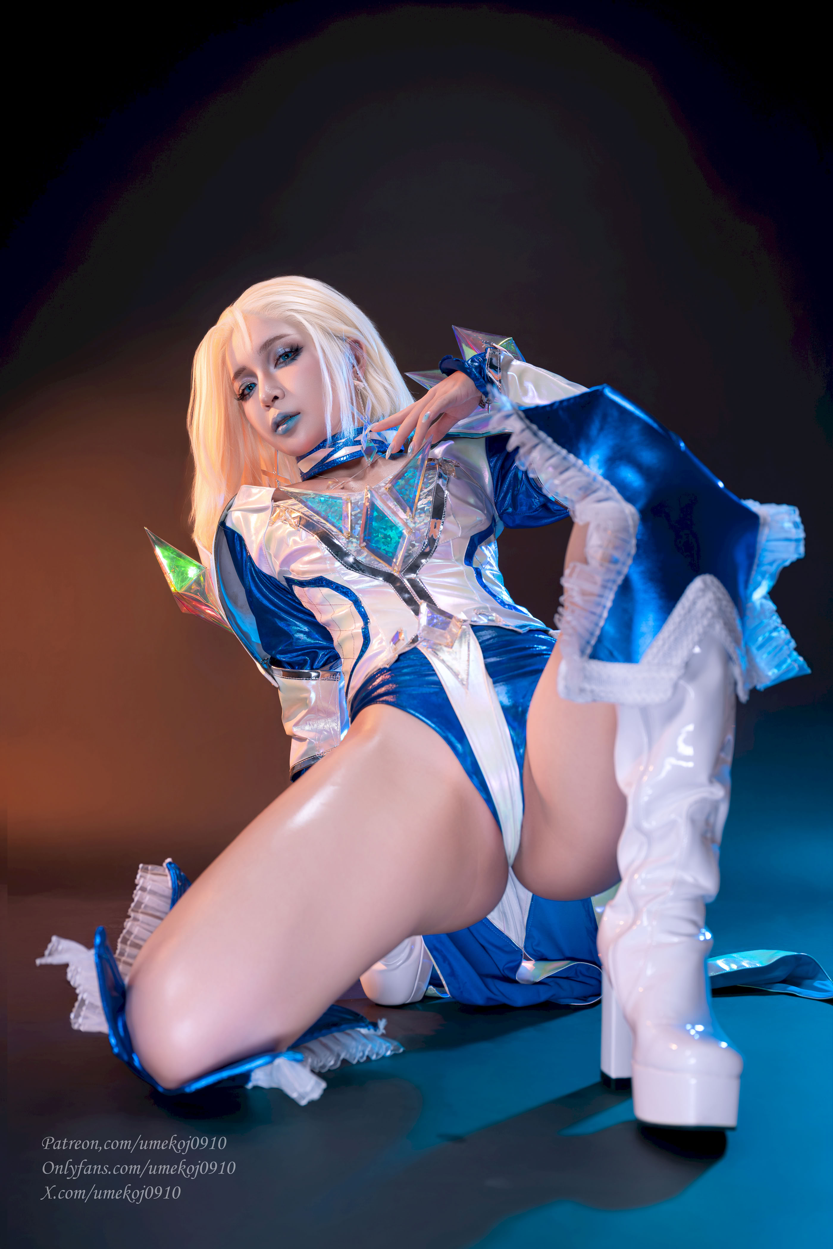 Umeko J - Emma Frost (đối thủ Marvel)