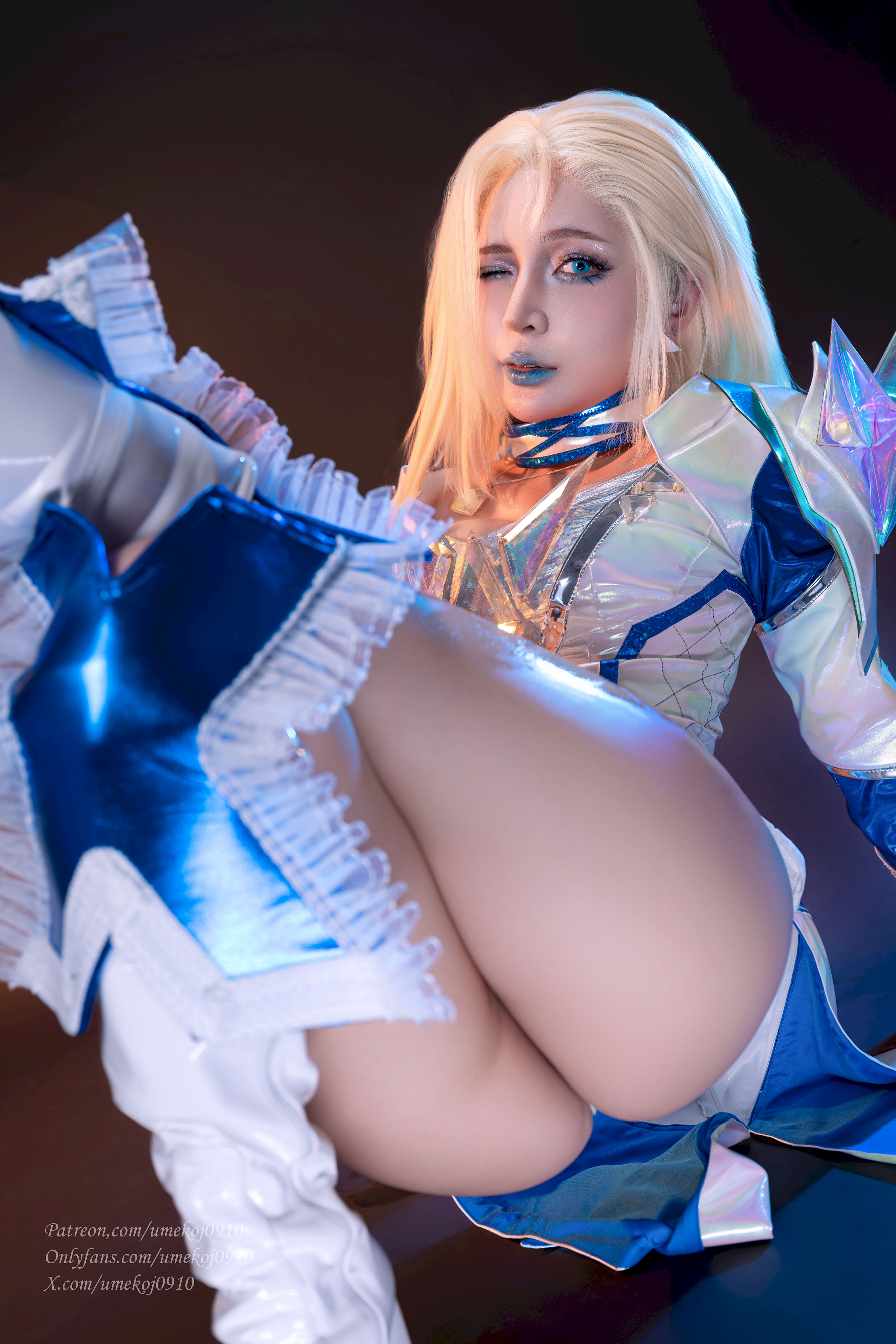 Umeko J - Emma Frost (đối thủ Marvel)