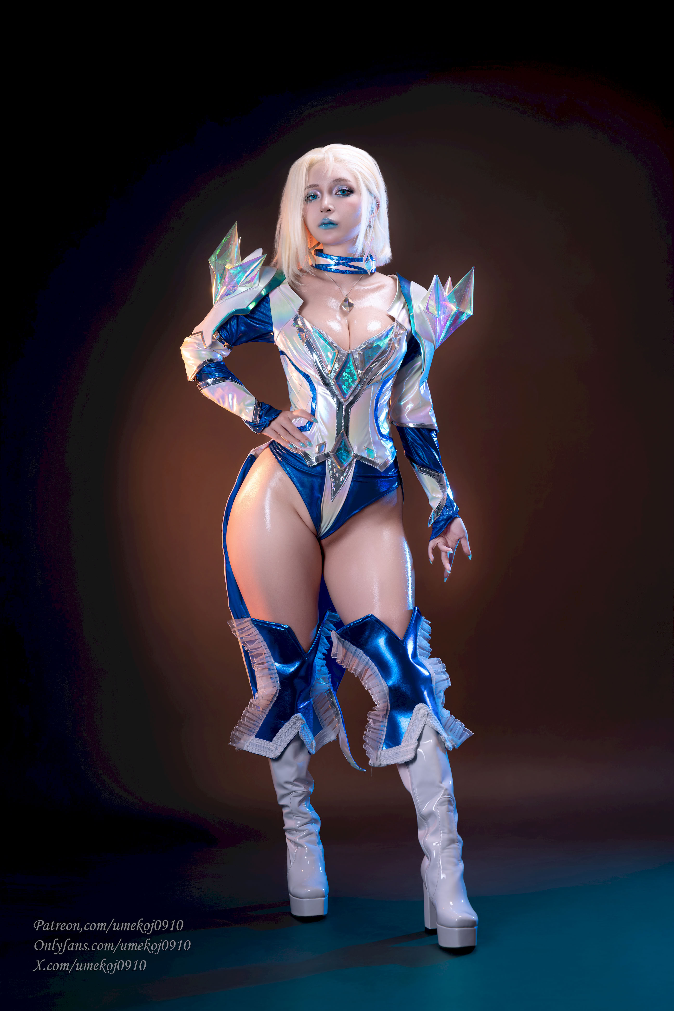 Umeko J - Emma Frost (đối thủ Marvel)