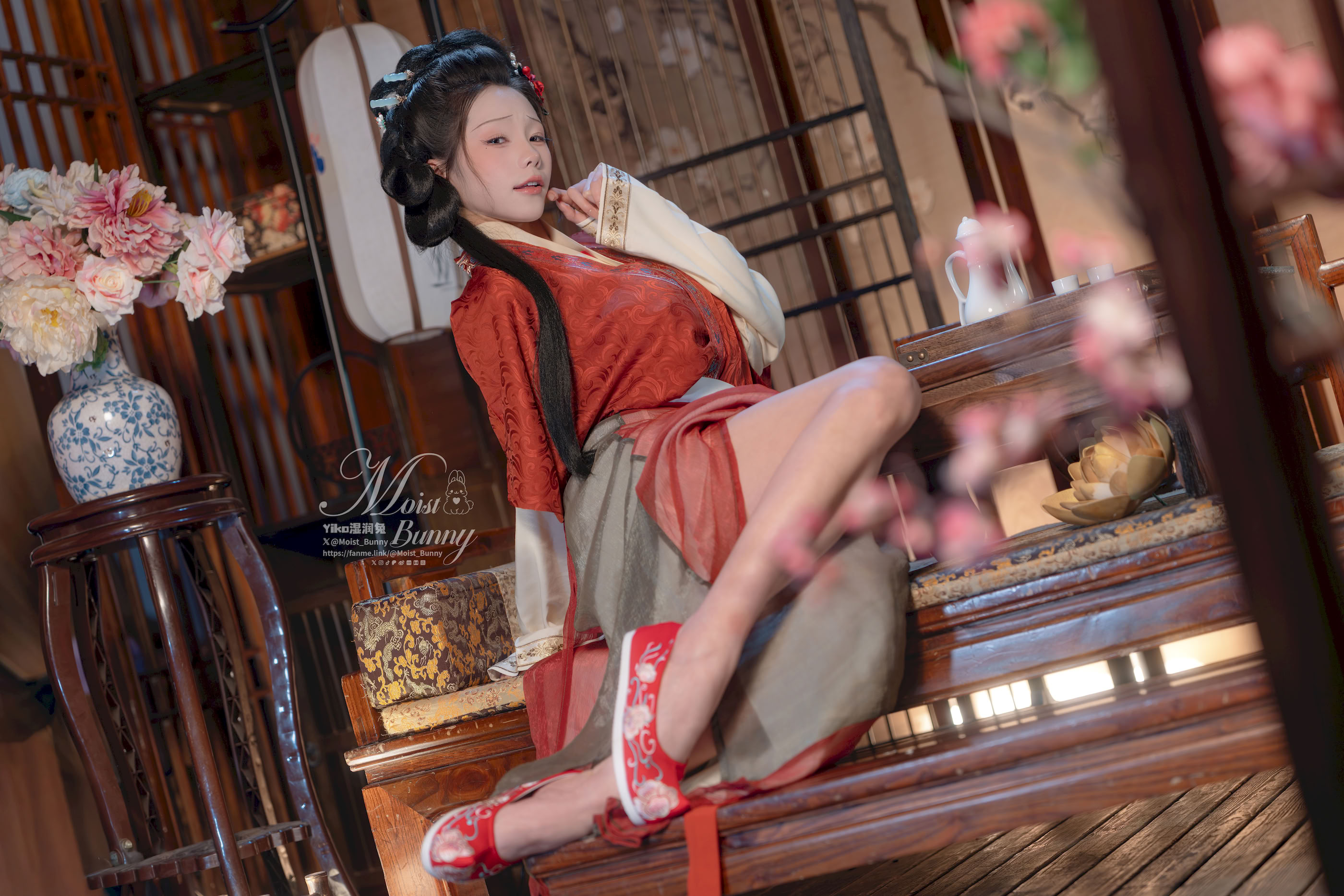 Hãy cắn một miếng cô gái thỏ ovo (Yaokotutu) – Pan Jinlian (Jin Ping Mei)