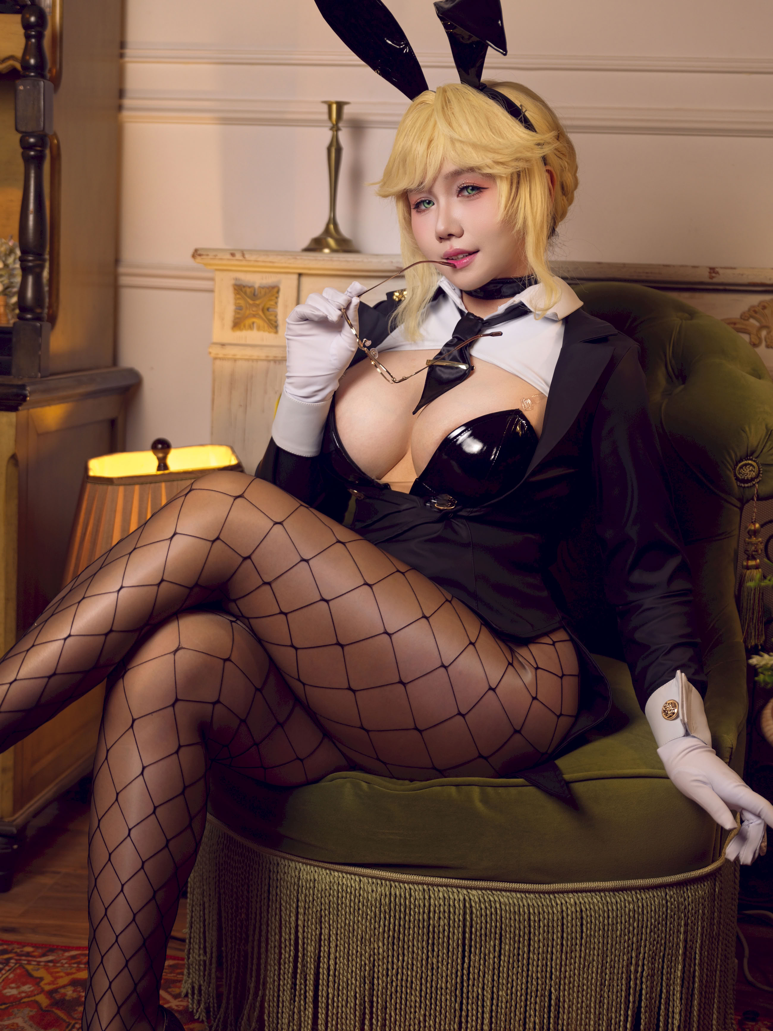 Mahua Jiang - Nữ thần chiến thắng: Nikki Ed Bunny Girl