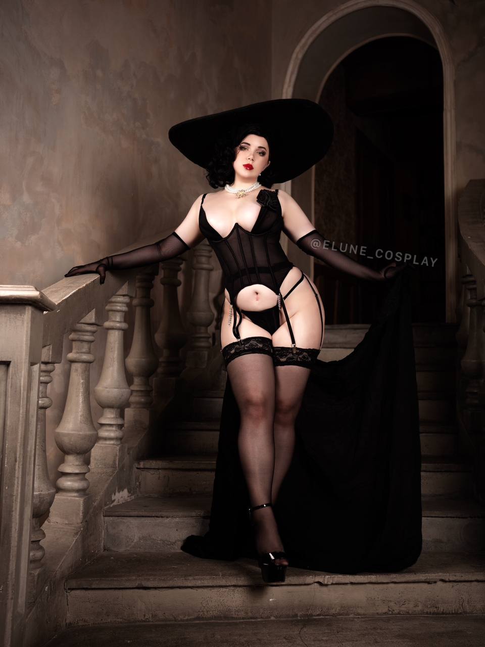 Elune - Quý cô Dimitrescu