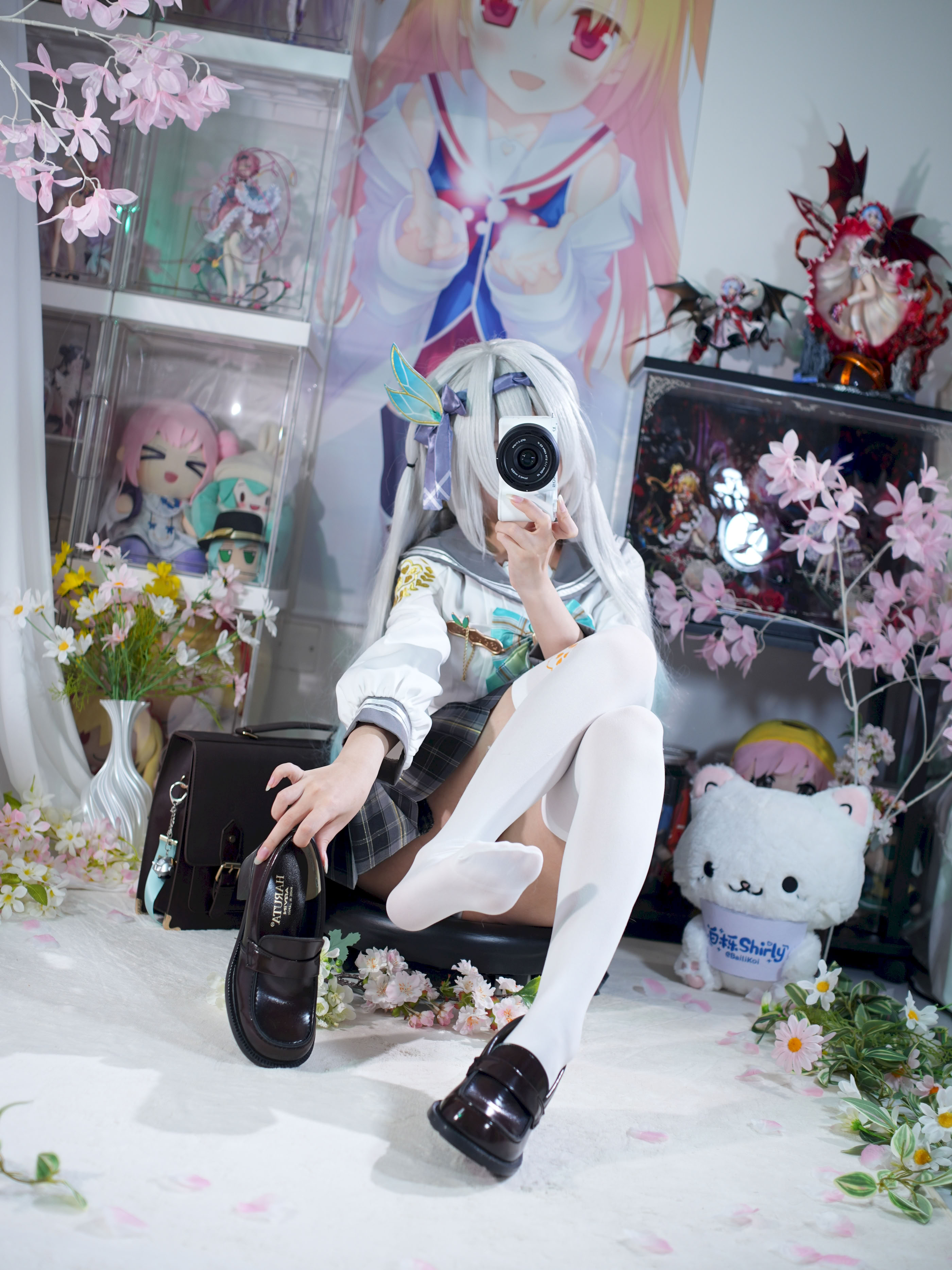 White Oak Shirly - Quà lưu niệm mùa xuân đom đóm (Honkai: Star Dome Railway)