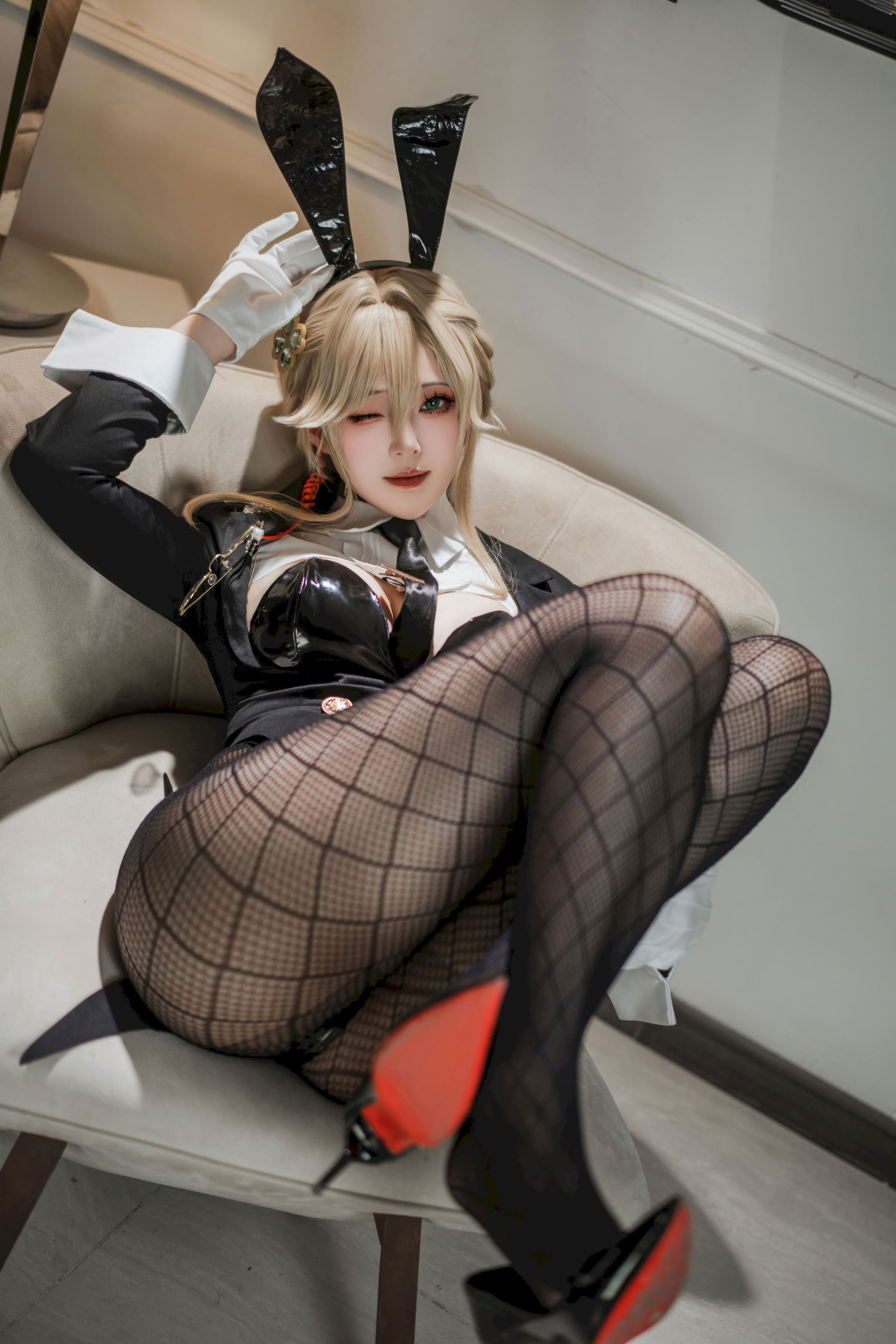 -Natsuko - Nữ thần chiến thắng: Nikki Ed Đặc vụ Bunny
