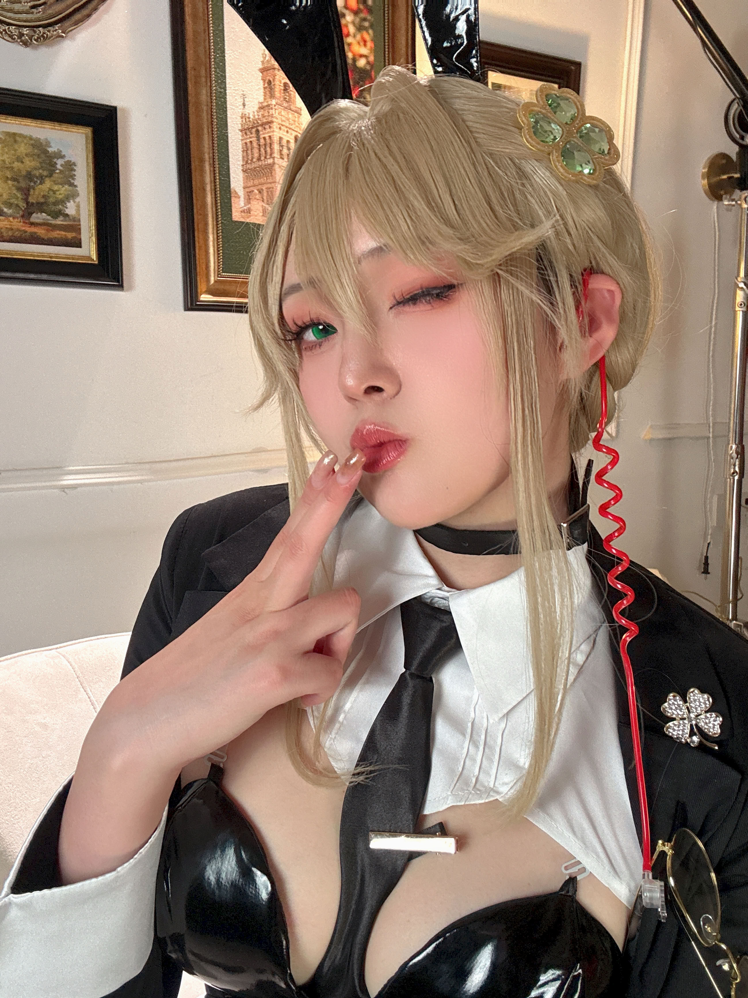 -Natsuko - Nữ thần chiến thắng: Nikki Ed Đặc vụ Bunny