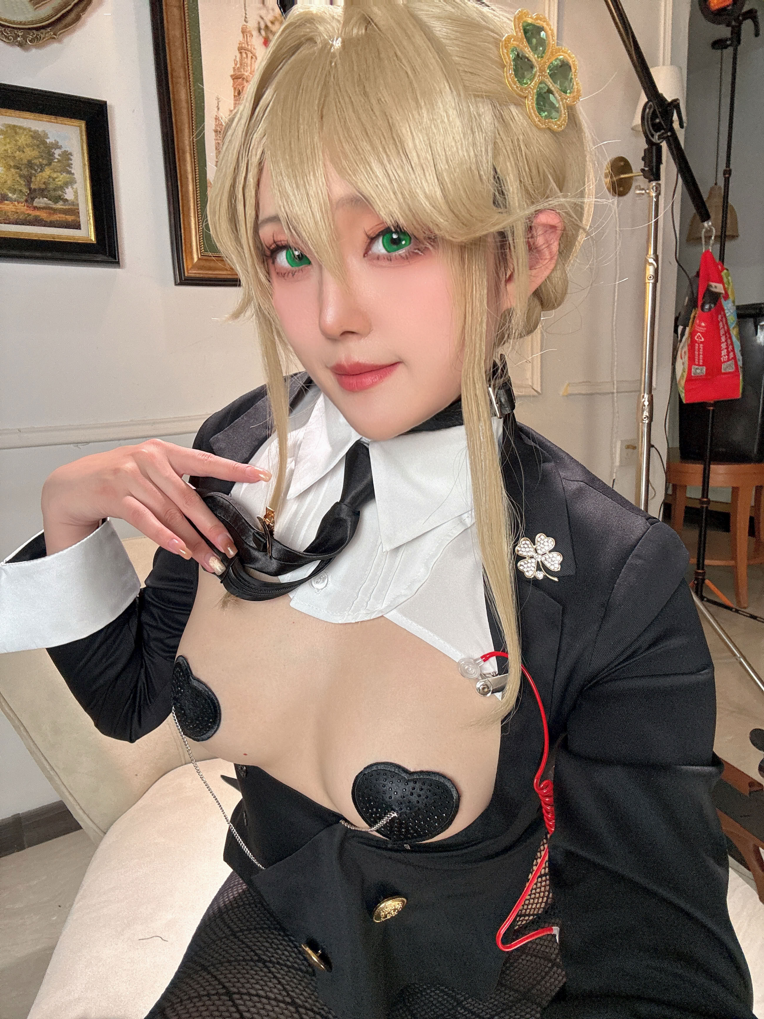 -Natsuko - Nữ thần chiến thắng: Nikki Ed Đặc vụ Bunny