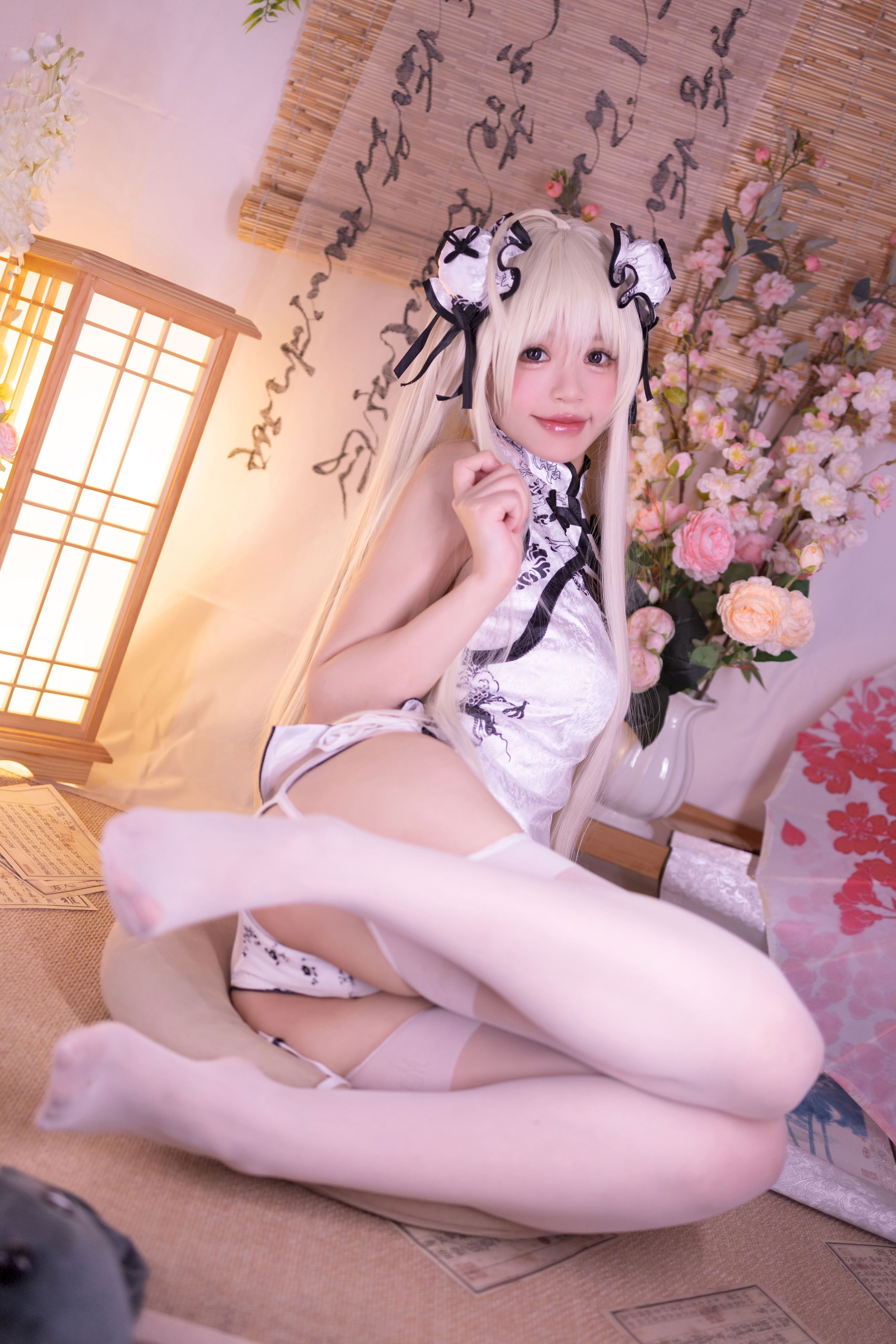 Xing Dai Lu Lu Yuan Zhi Kong Qiong Mei Sườn xám