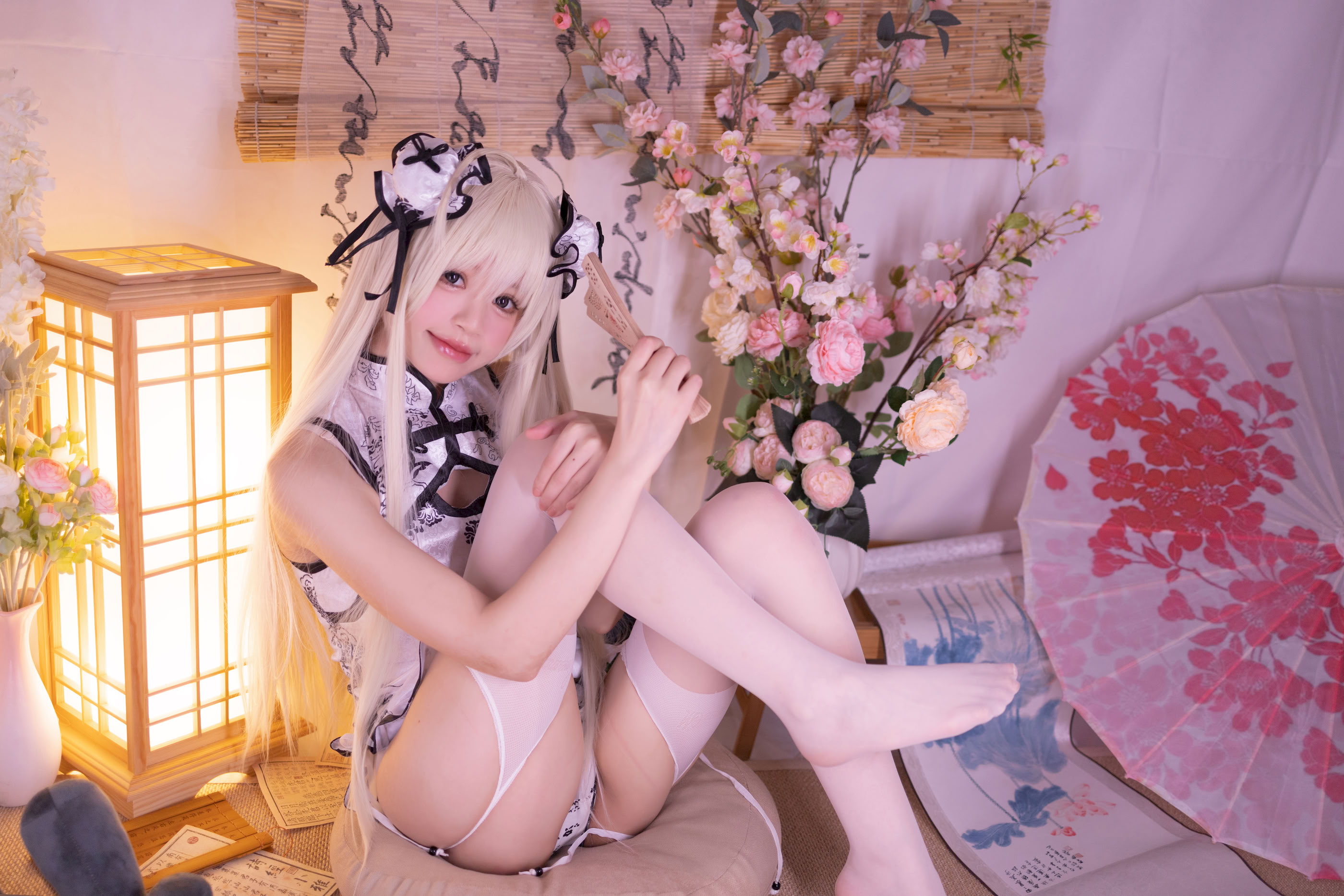 Xing Dai Lu Lu Yuan Zhi Kong Qiong Mei Sườn xám