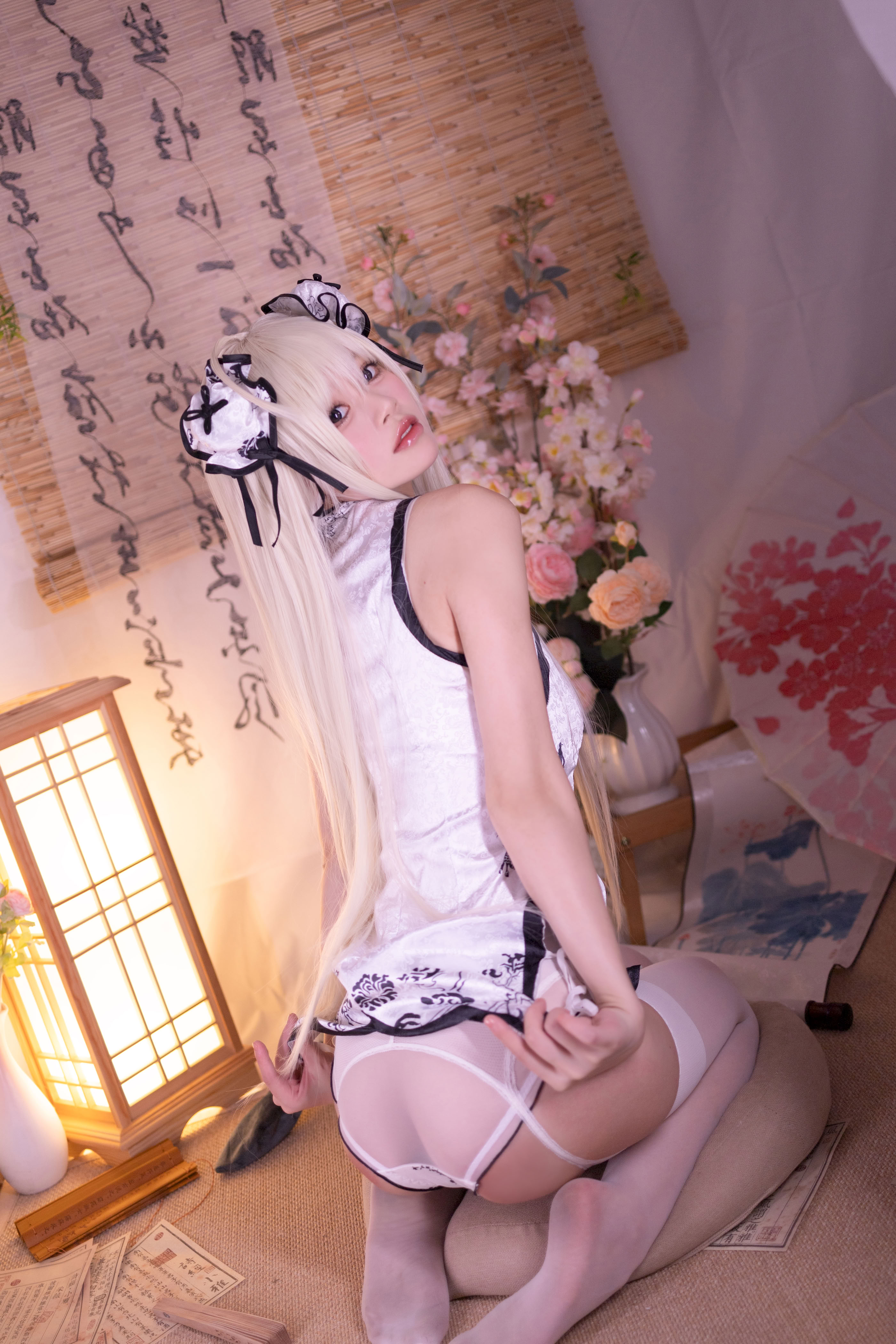 Xing Dai Lu Lu Yuan Zhi Kong Qiong Mei Sườn xám