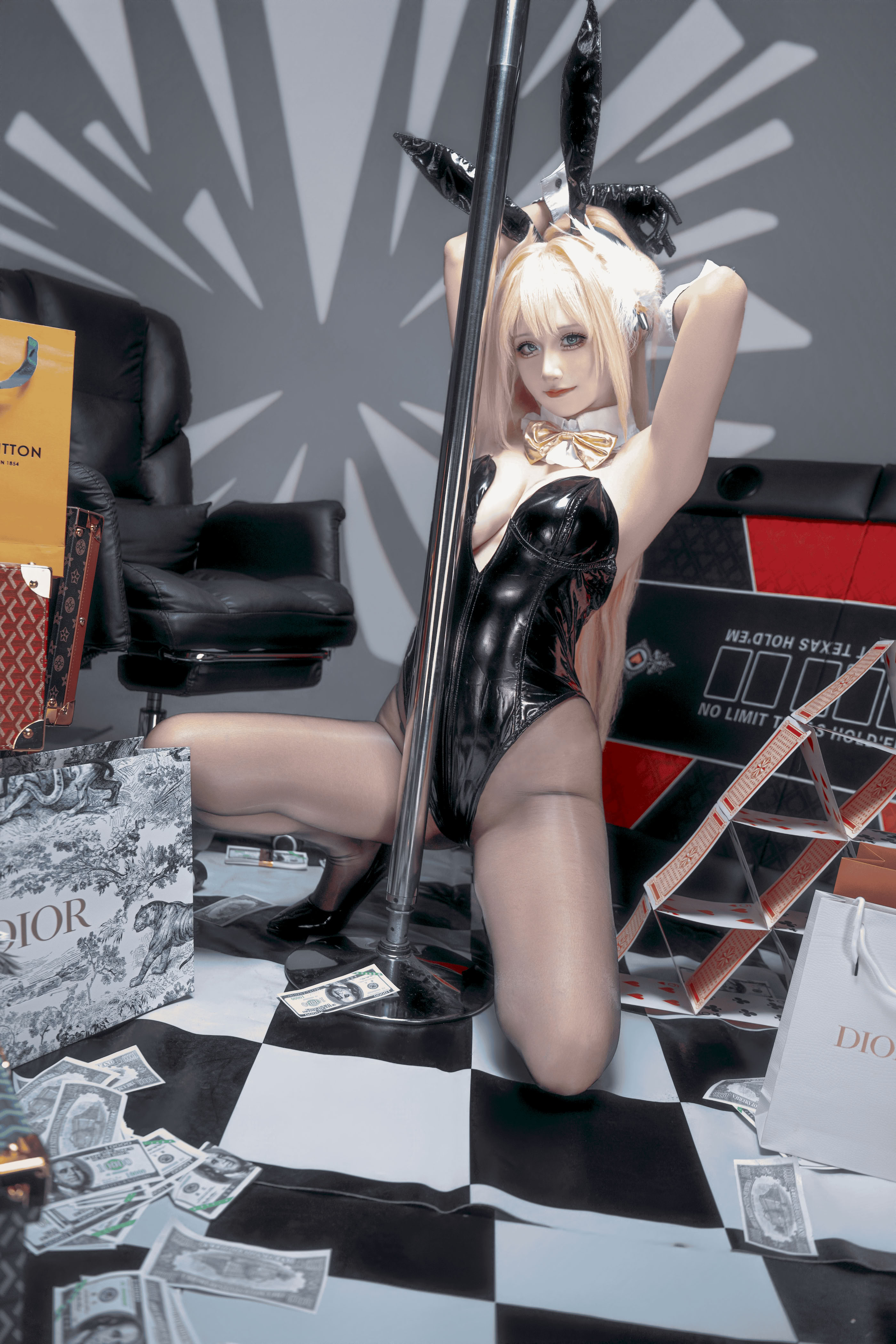 Mười chú thỏ sang trọng Ogiju-Luffy buồn (NIKKE)