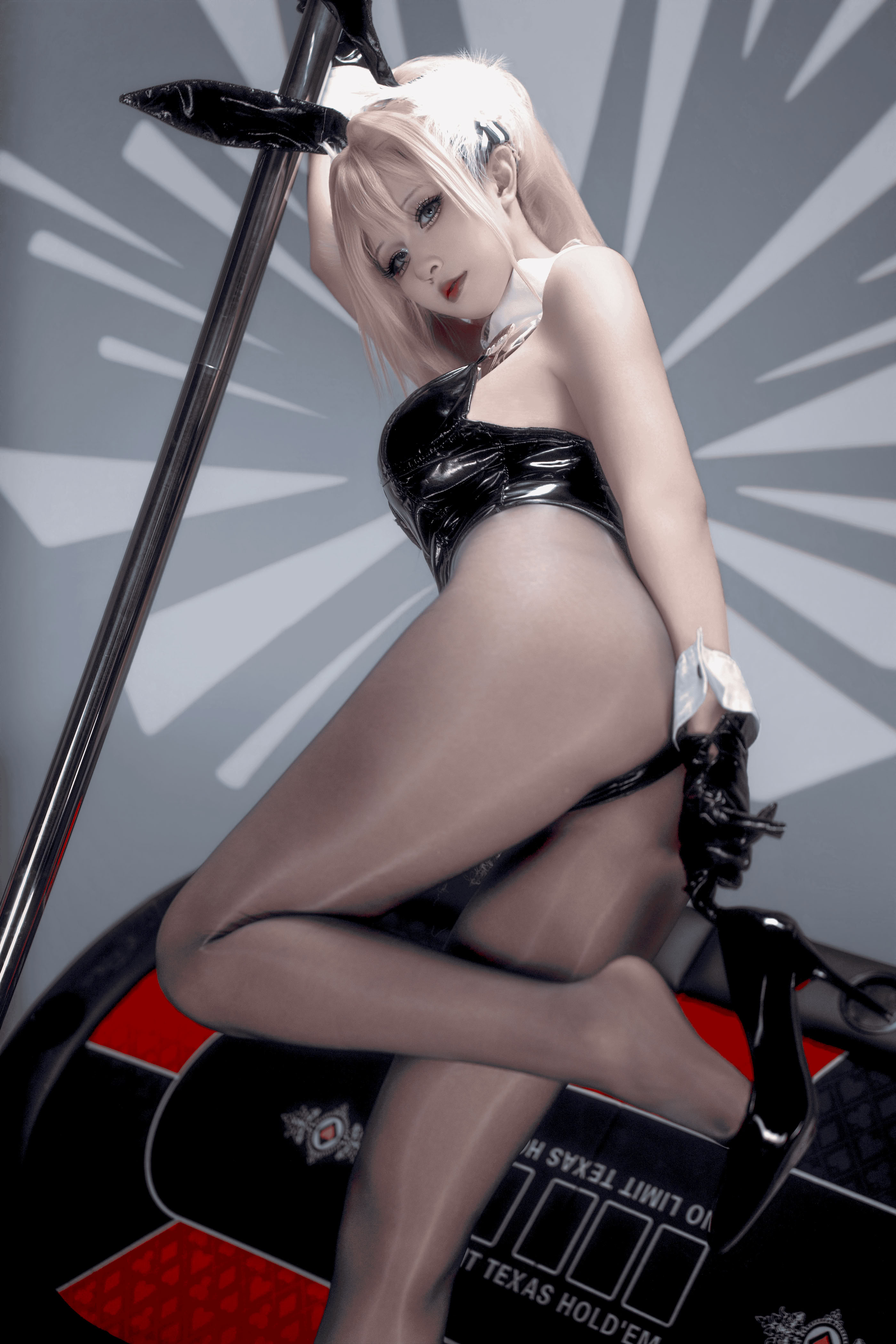 Mười chú thỏ sang trọng Ogiju-Luffy buồn (NIKKE)