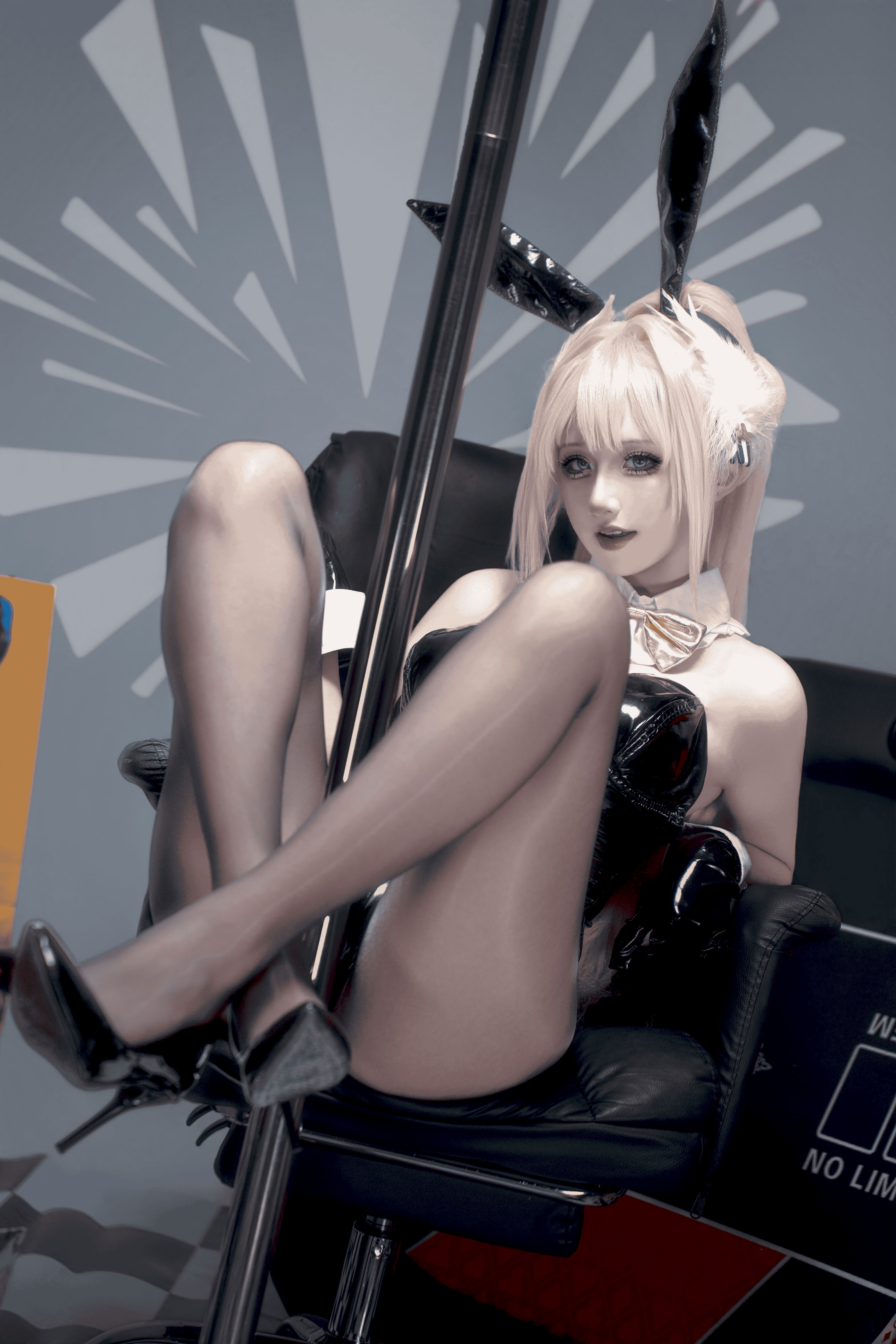 Mười chú thỏ sang trọng Ogiju-Luffy buồn (NIKKE)