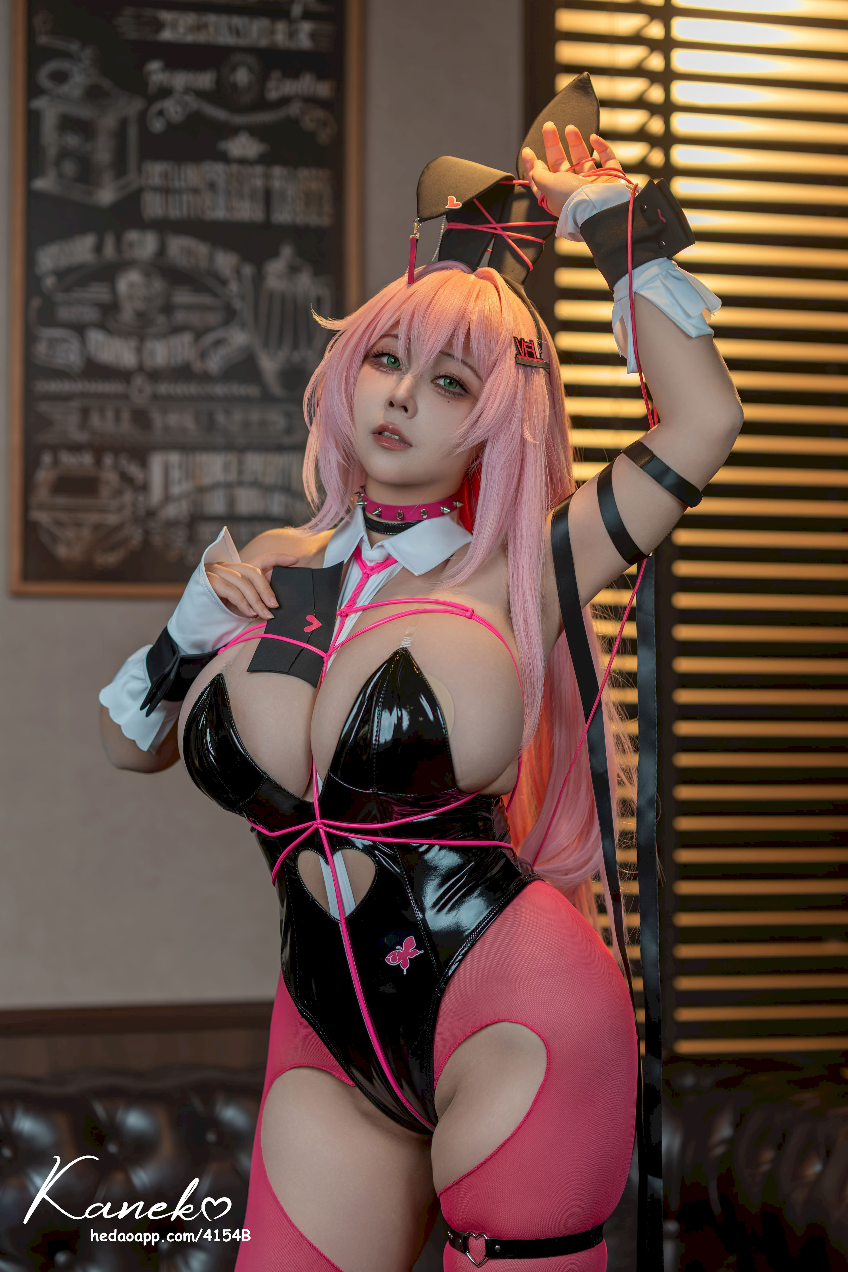 KANEKO_KANEKO - Cô gái thỏ nhung (NIKKE)