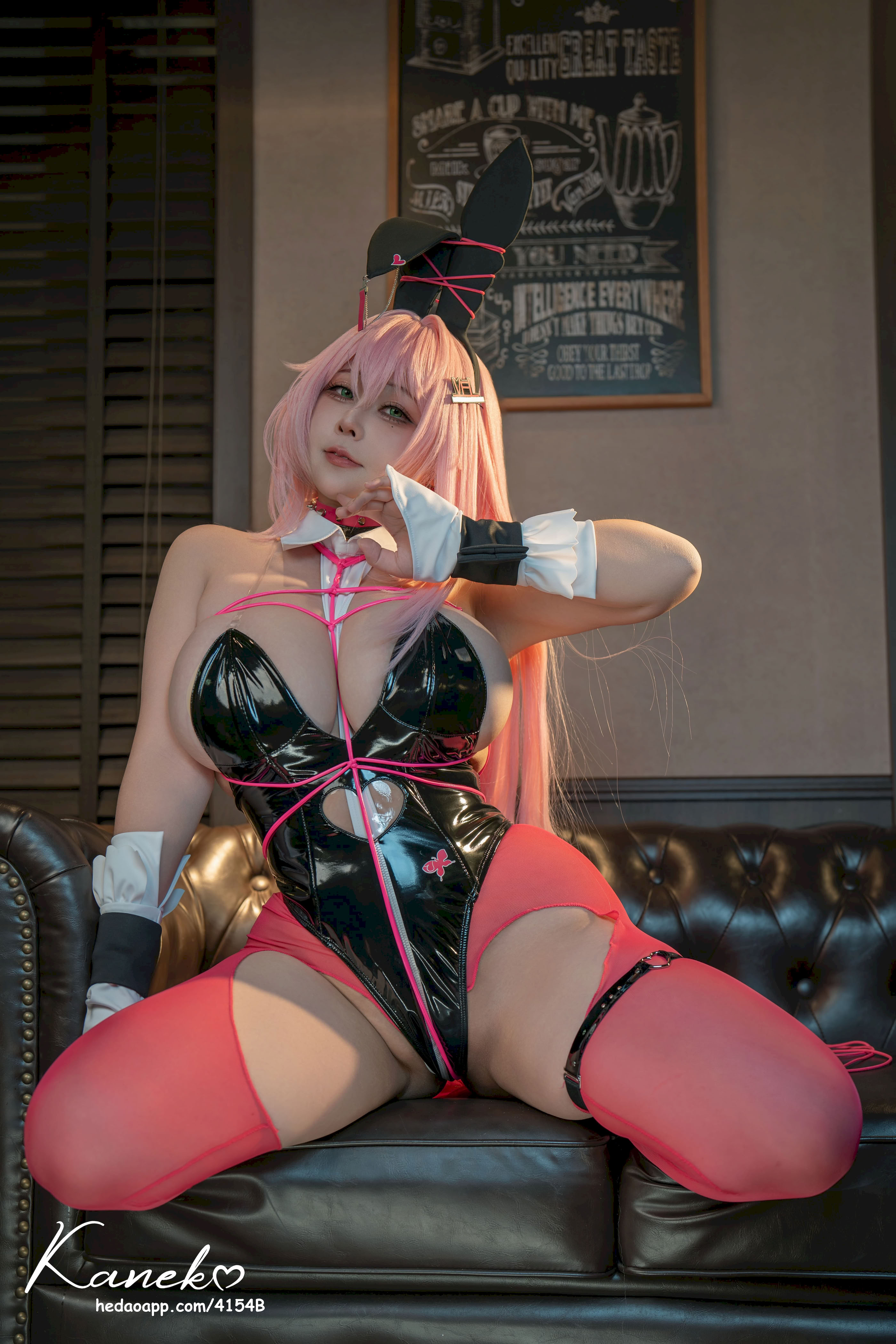 KANEKO_KANEKO - Cô gái thỏ nhung (NIKKE)