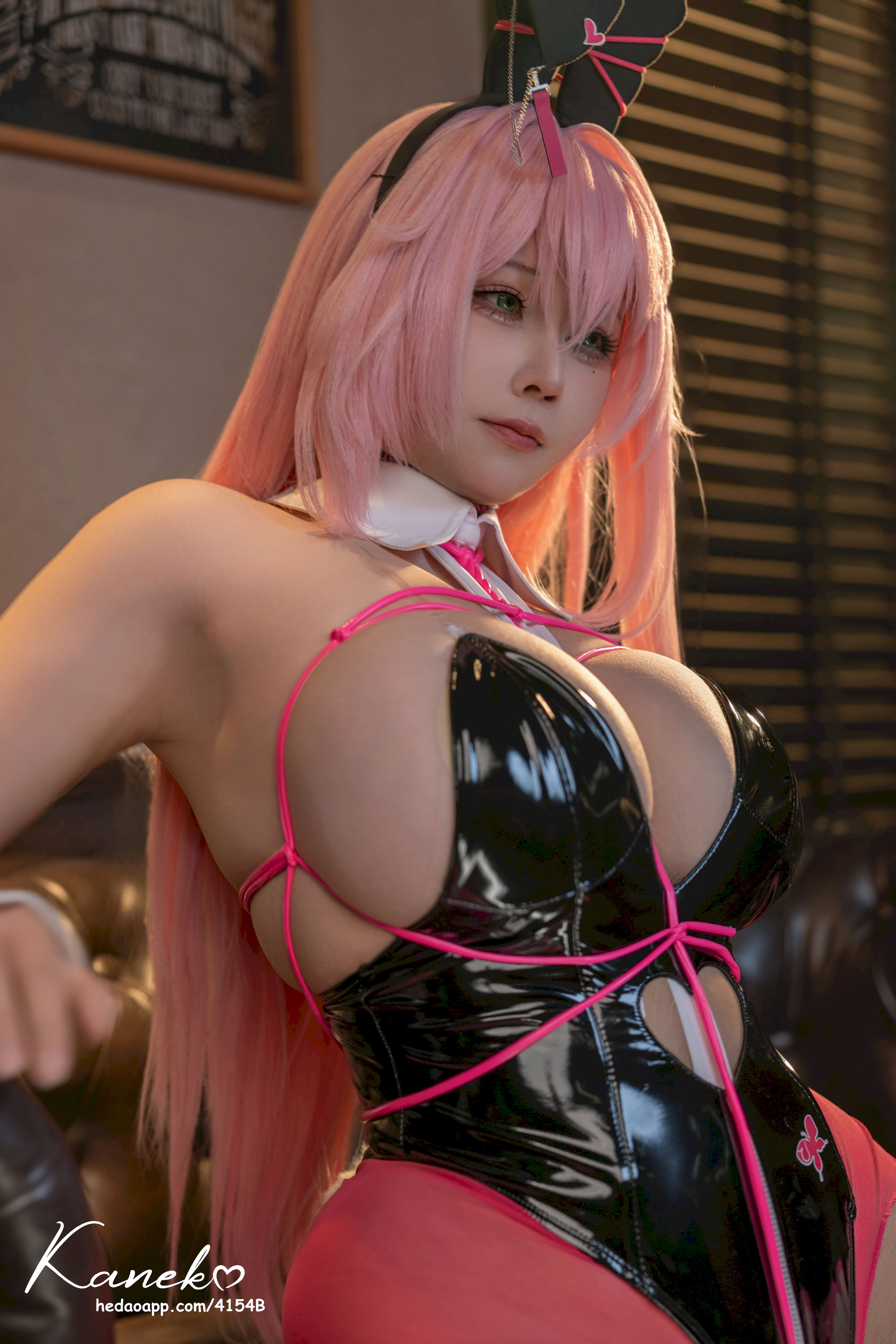 KANEKO_KANEKO - Cô gái thỏ nhung (NIKKE)