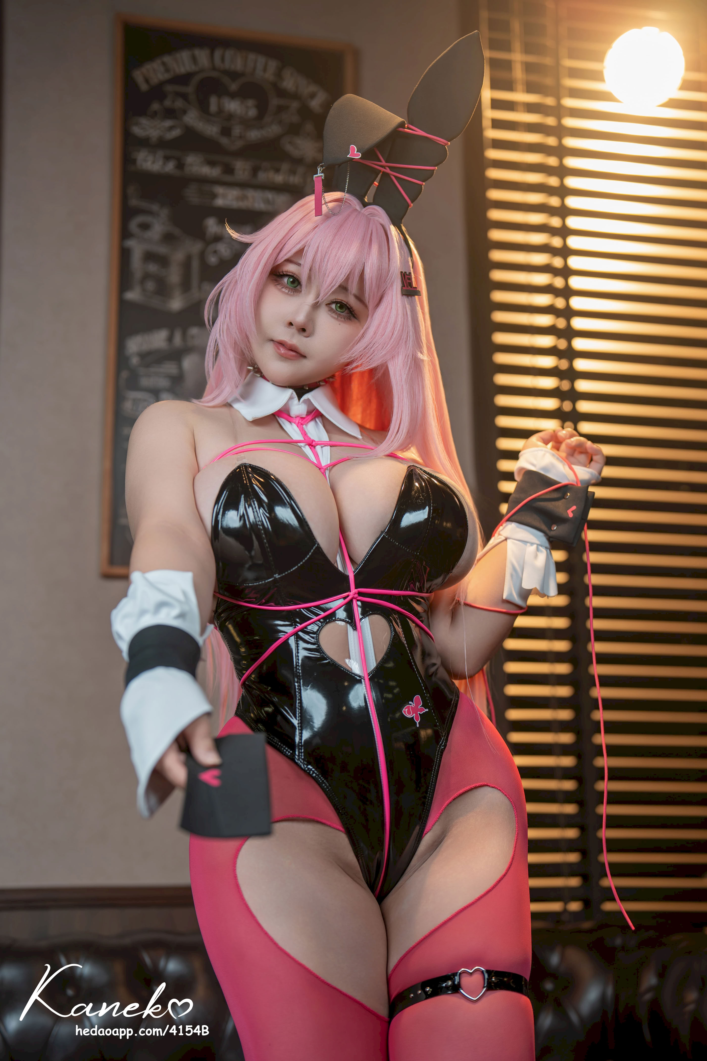 KANEKO_KANEKO - Cô gái thỏ nhung (NIKKE)
