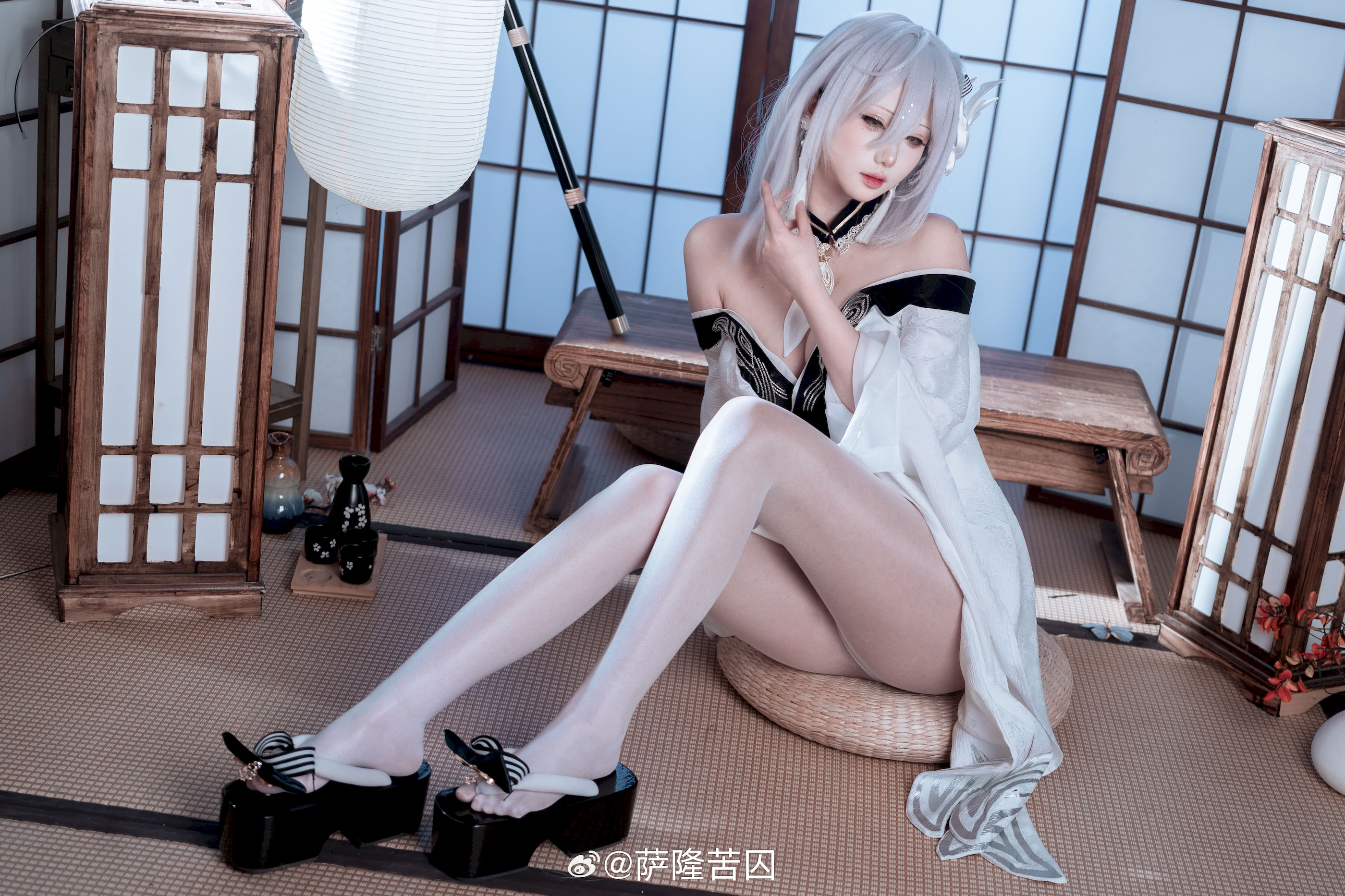 Tù Nhân Của Saron - Azur Lane White Phoenix