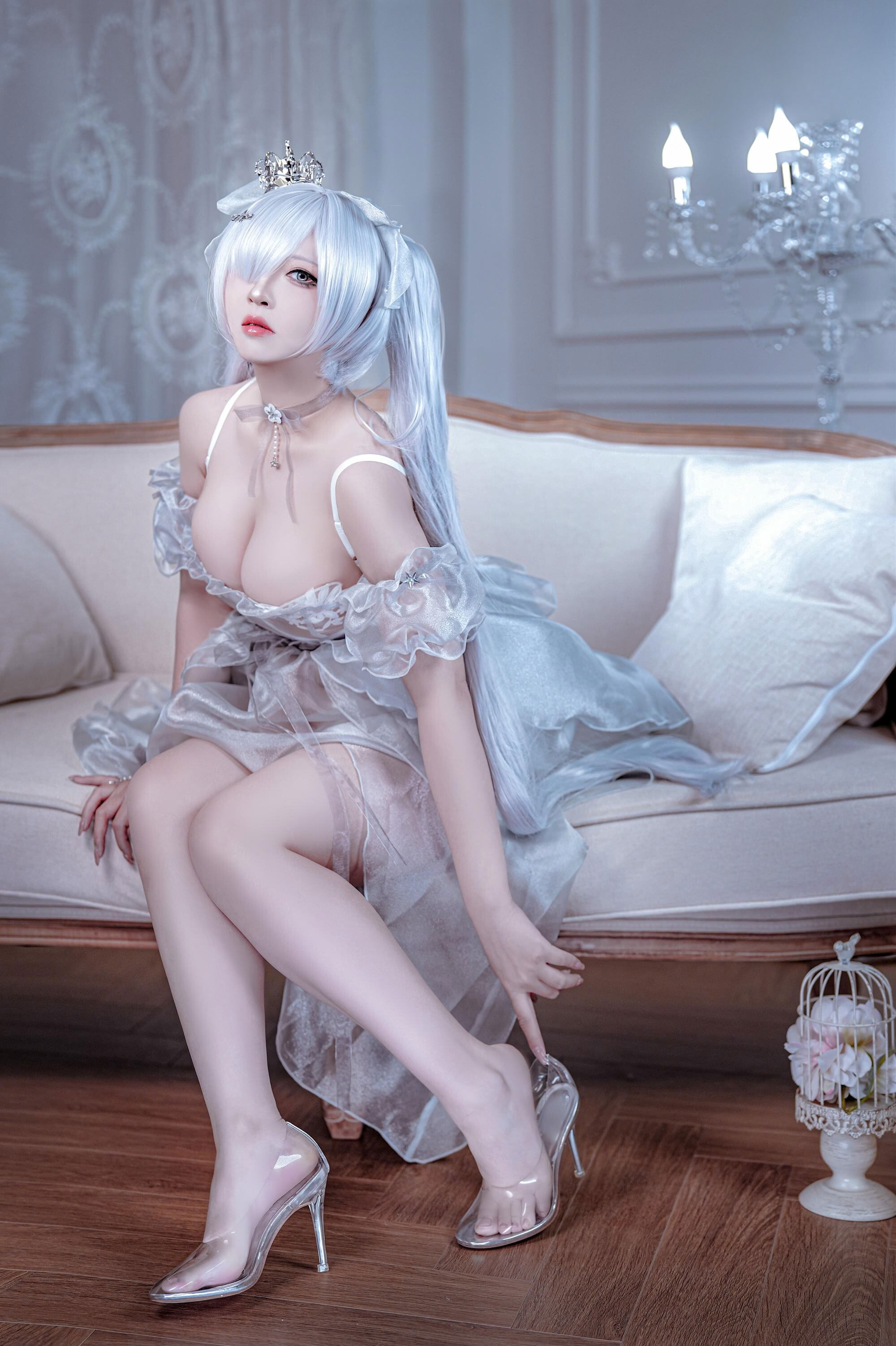 Con Một Nửa - Nữ Thần Chiến Thắng: Nikki Lọ Lem