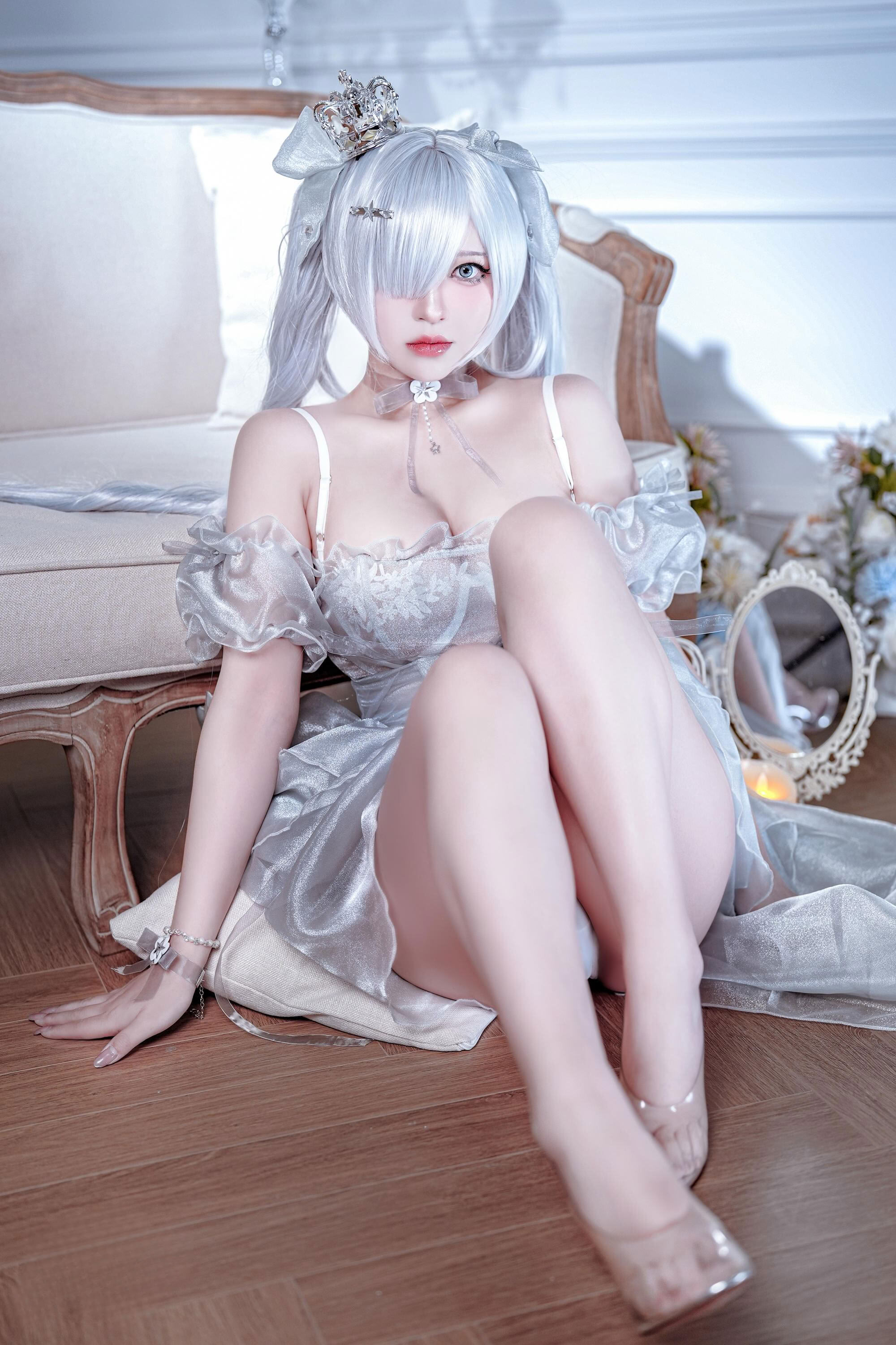 Con Một Nửa - Nữ Thần Chiến Thắng: Nikki Lọ Lem