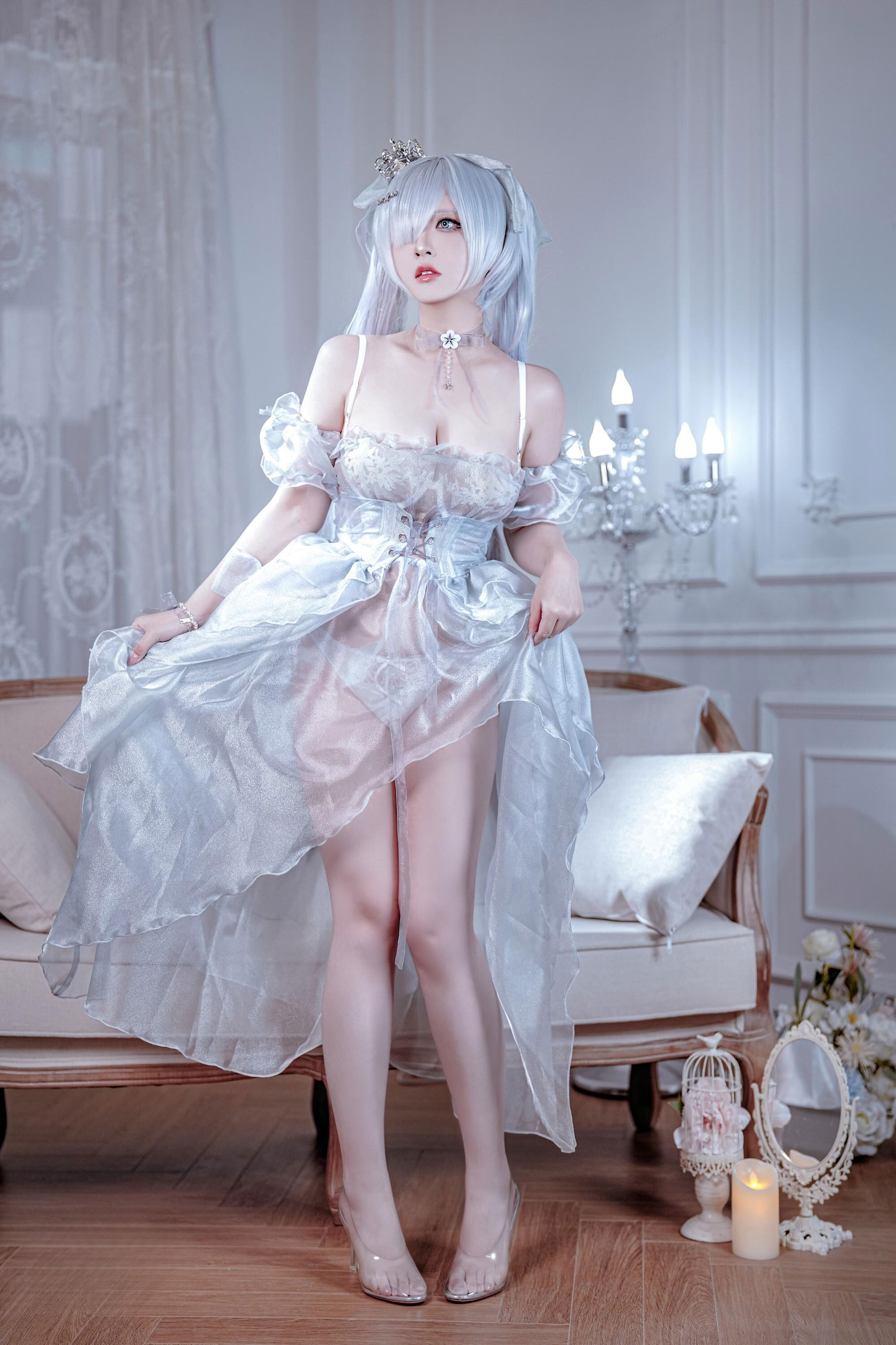 Con Một Nửa - Nữ Thần Chiến Thắng: Nikki Lọ Lem