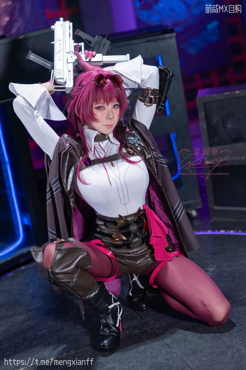 Thỏ ẩm Yiko cắn một miếng tác phẩm của Bunny Girl May "Honkai Impact: Star Dome Railway - Kafka"