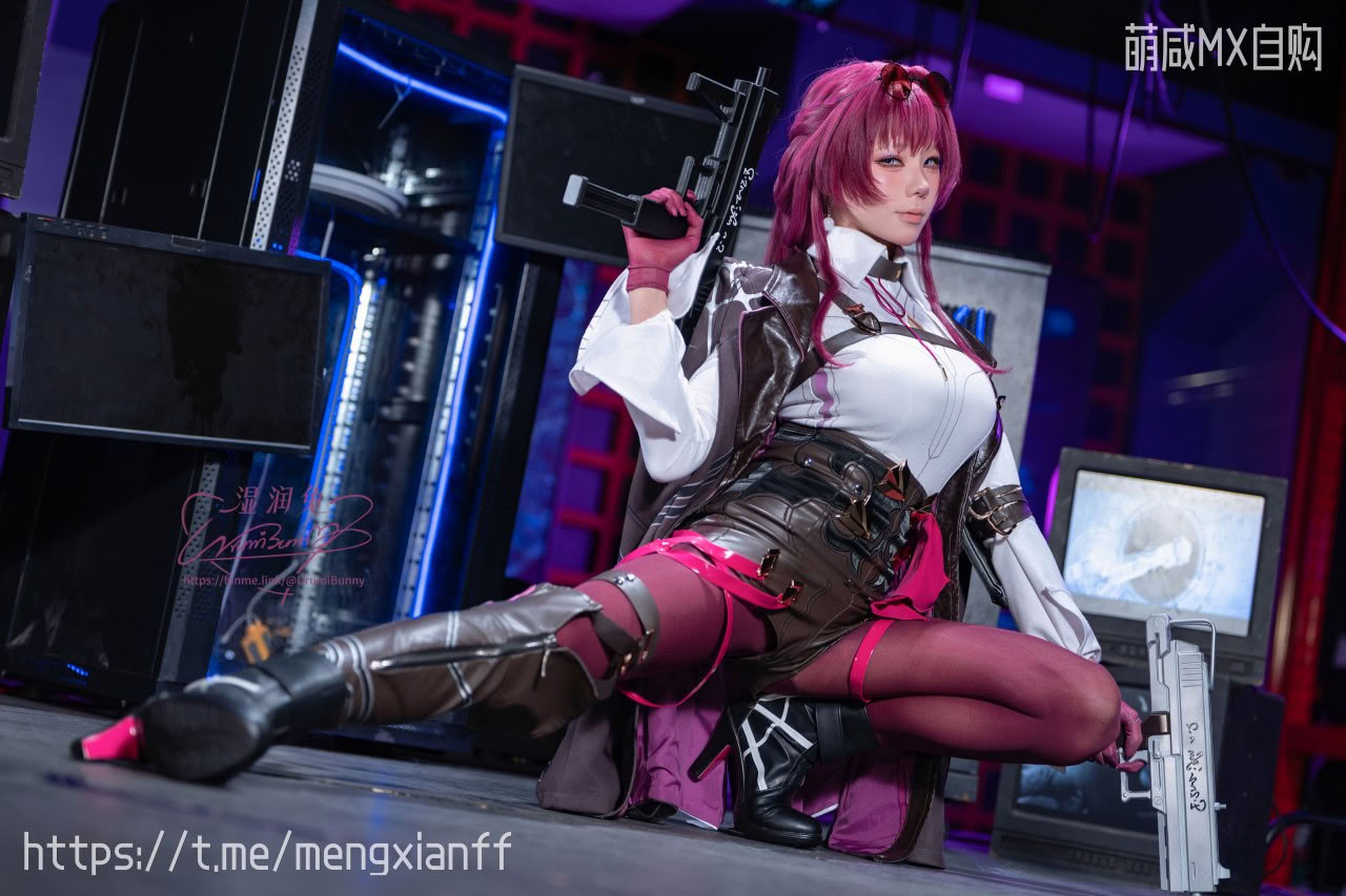Thỏ ẩm Yiko cắn một miếng tác phẩm của Bunny Girl May "Honkai Impact: Star Dome Railway - Kafka"