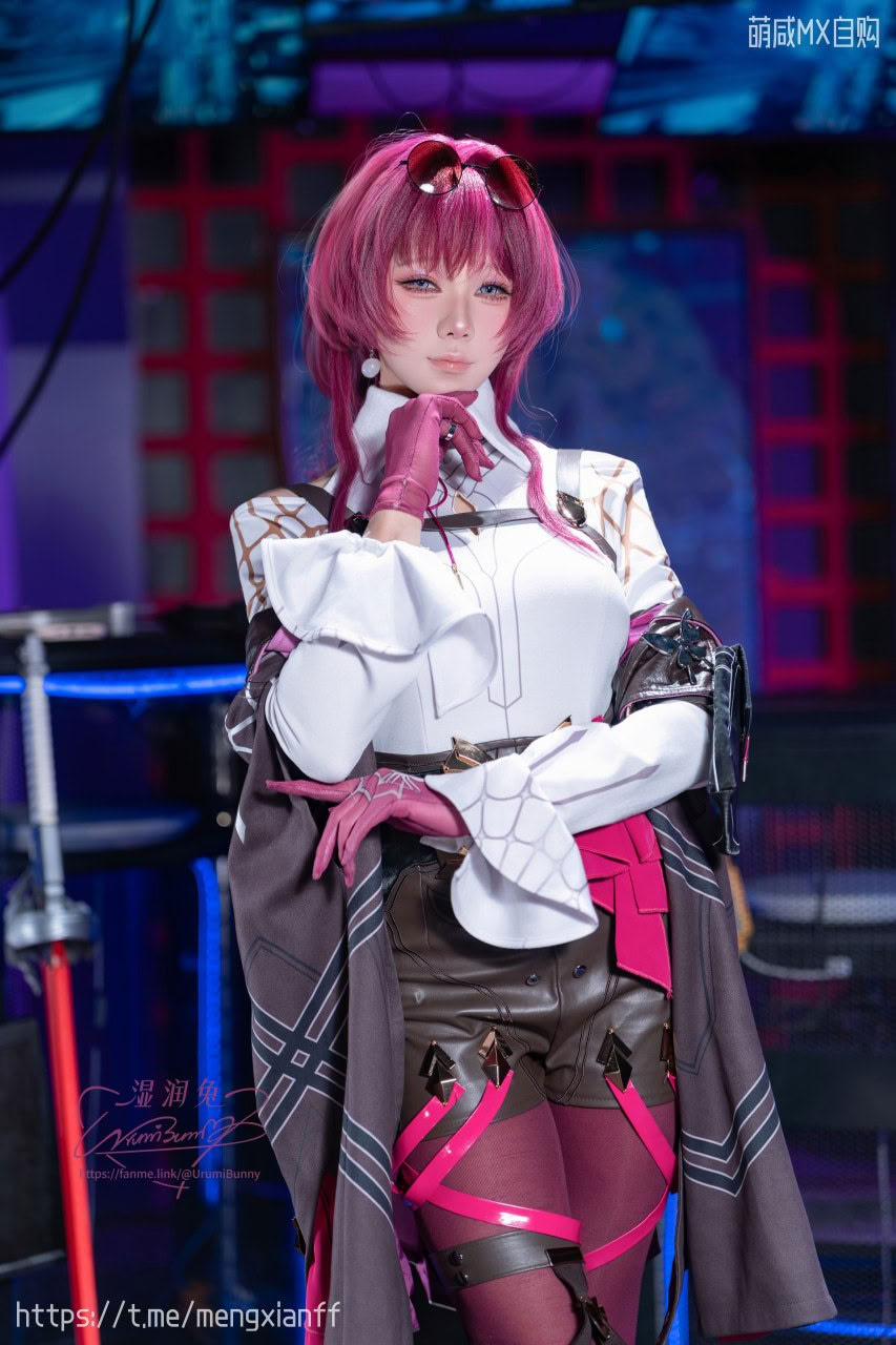 Thỏ ẩm Yiko cắn một miếng tác phẩm của Bunny Girl May "Honkai Impact: Star Dome Railway - Kafka"