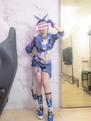 Lewd Yumi - Sói bạc