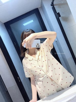 [Momonyan (anh hùng quái vật meo meo)] qua gương